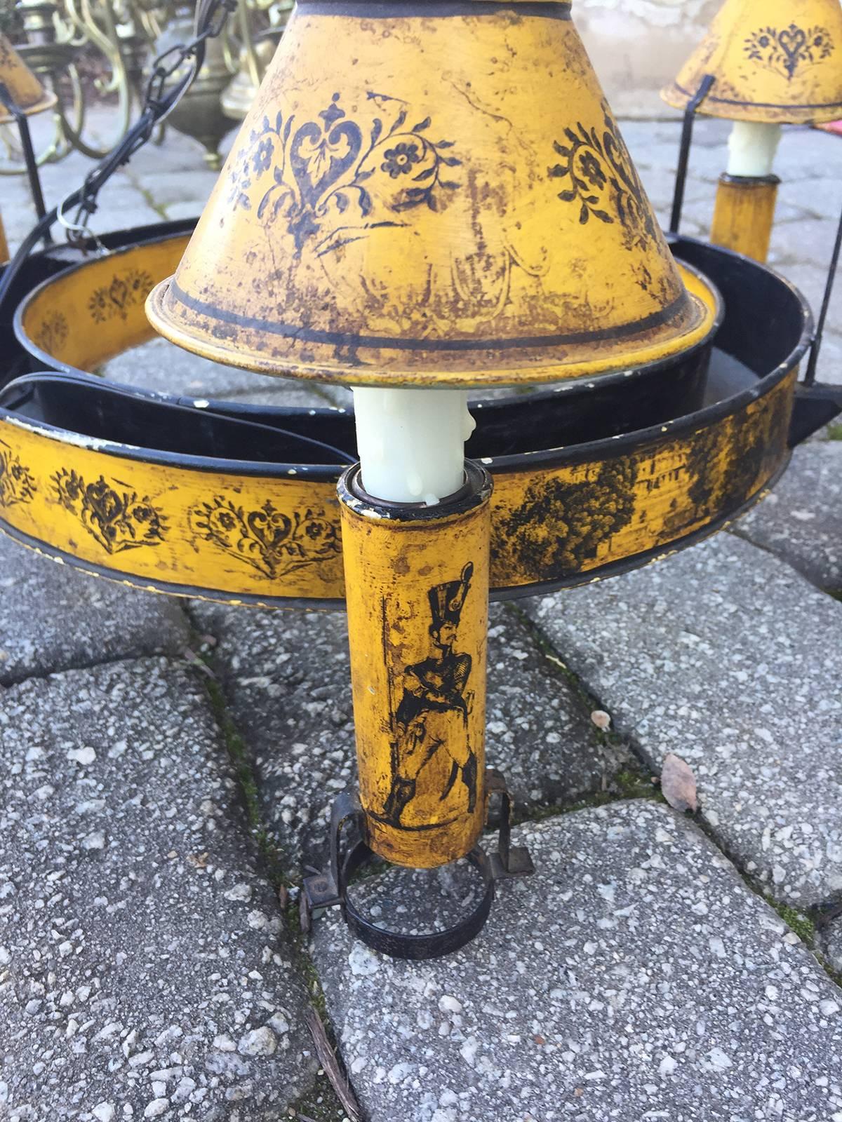 Mid-20th Century Italian Yellow Tole Transfer Chandelier For Sale 1