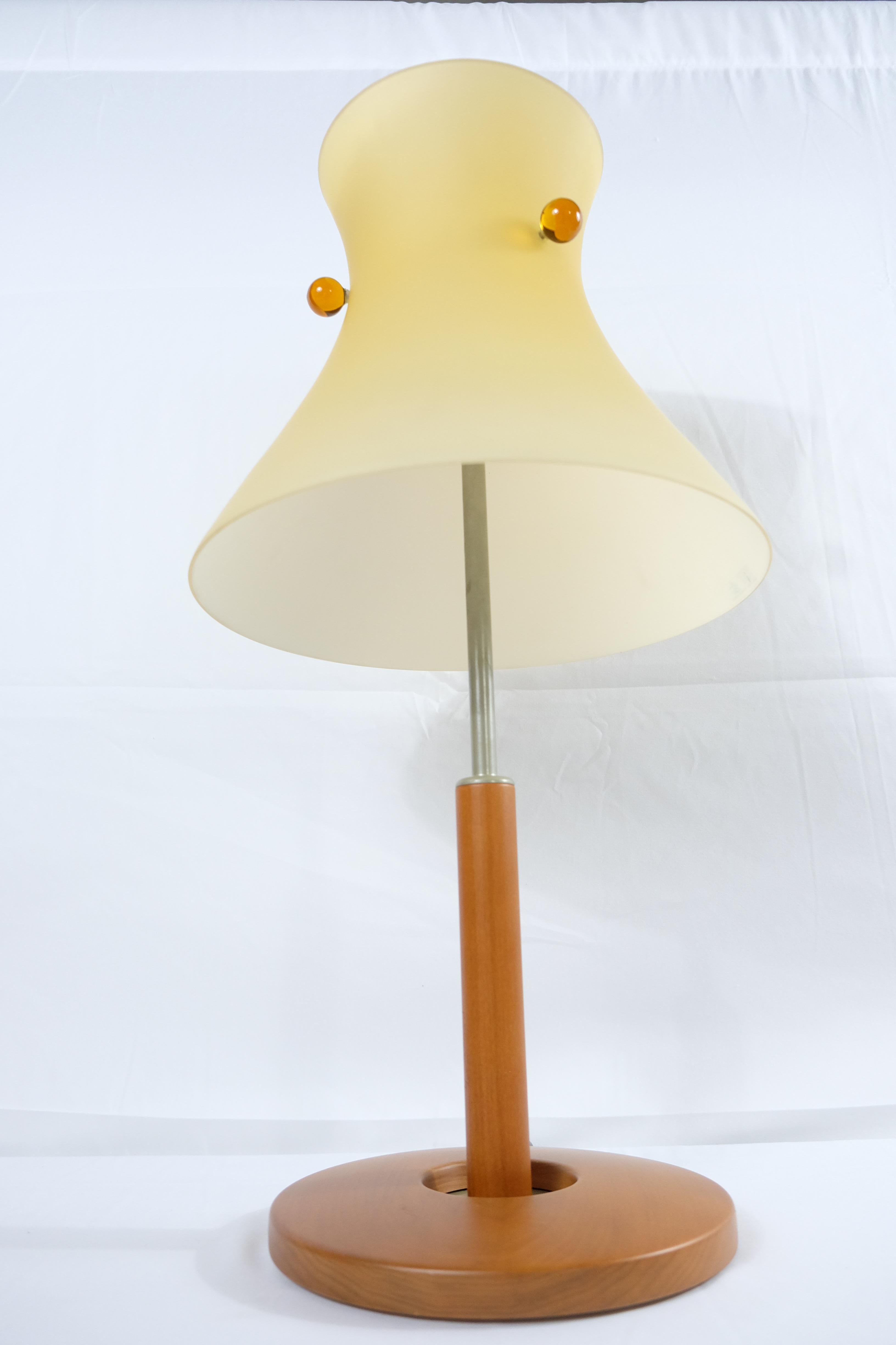 Midcentury ITRE Italian Murano glass table lamp with wood base.