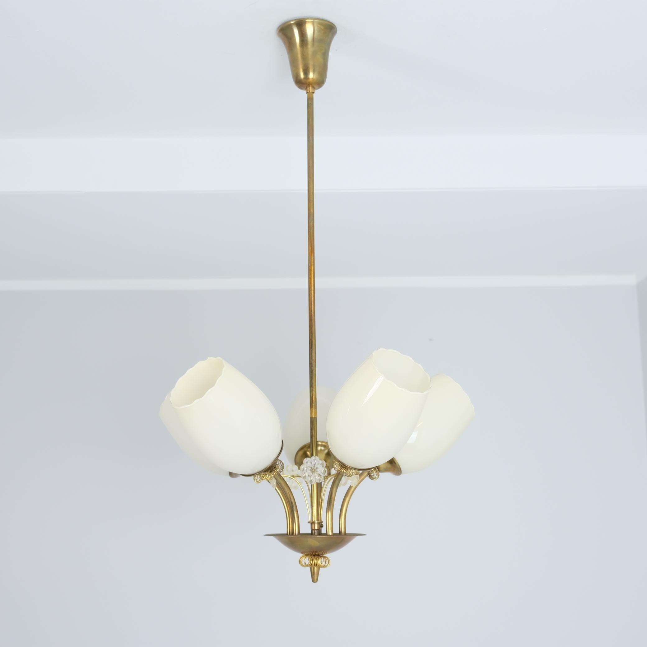 Itsu-Deckenleuchte Modell ER 5105/5 aus Messing und Glas, Finnland 1950er Jahre im Angebot 5
