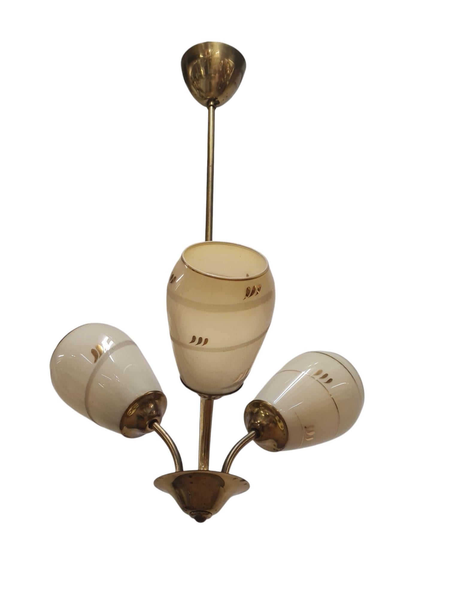 Lampada da soffitto Itsu di metà secolo modello ER 86/3 in ottone e vetro, Finlandia, anni '50 in vendita 3