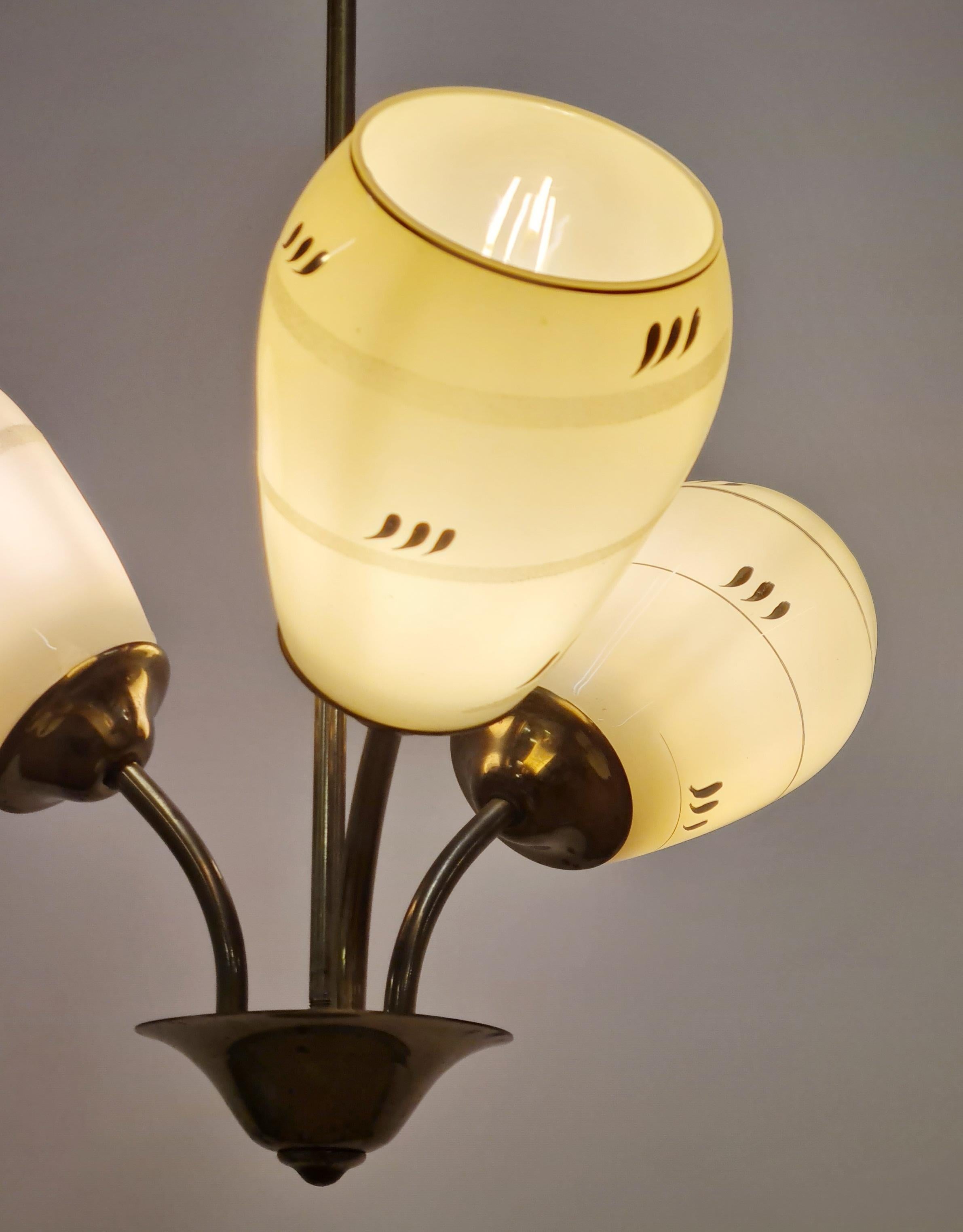 Ottone Lampada da soffitto Itsu di metà secolo modello ER 86/3 in ottone e vetro, Finlandia, anni '50 in vendita