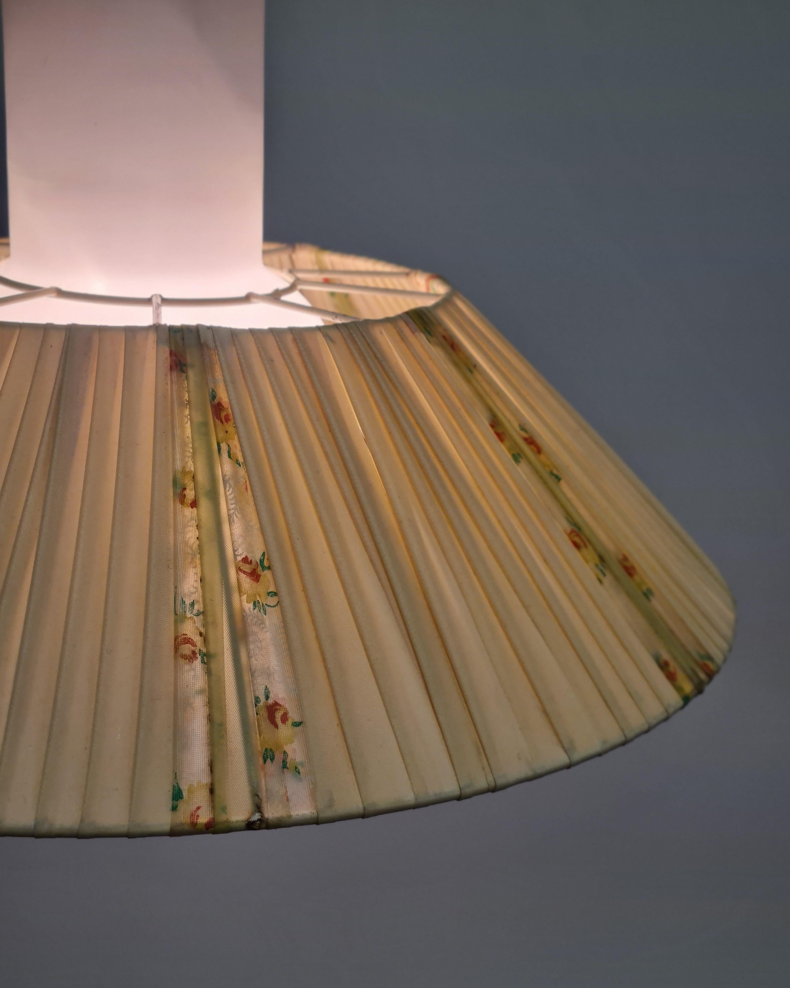 Colgante de techo Itsu de mediados de siglo Modelo ES 155 Opalina y Flores, Finlandia Años 50 en venta 2