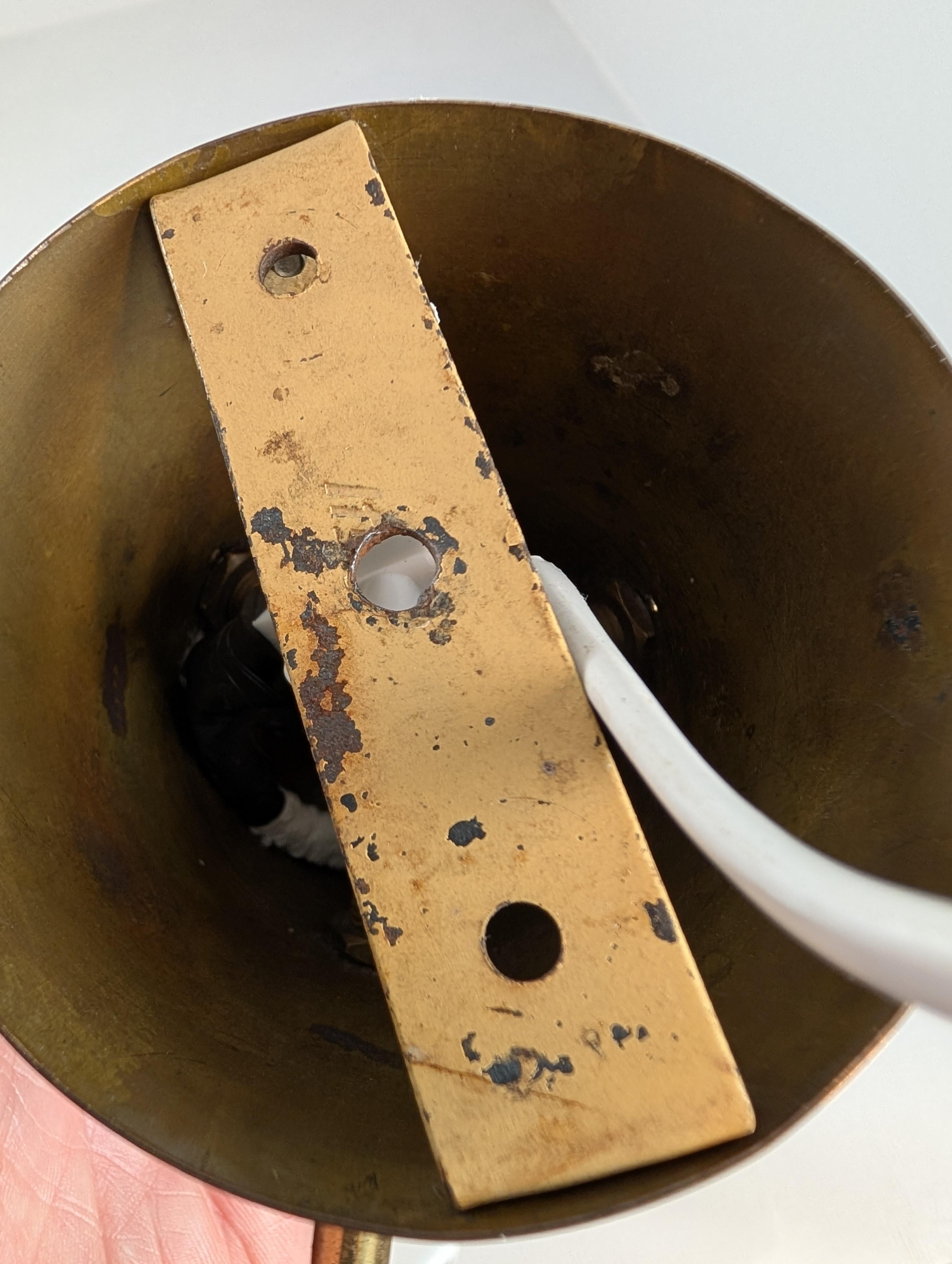 Pendentif Itsu du milieu du siècle Model No No 94/3 en laiton et blanc nacré, Finlande, années 1950 en vente 8