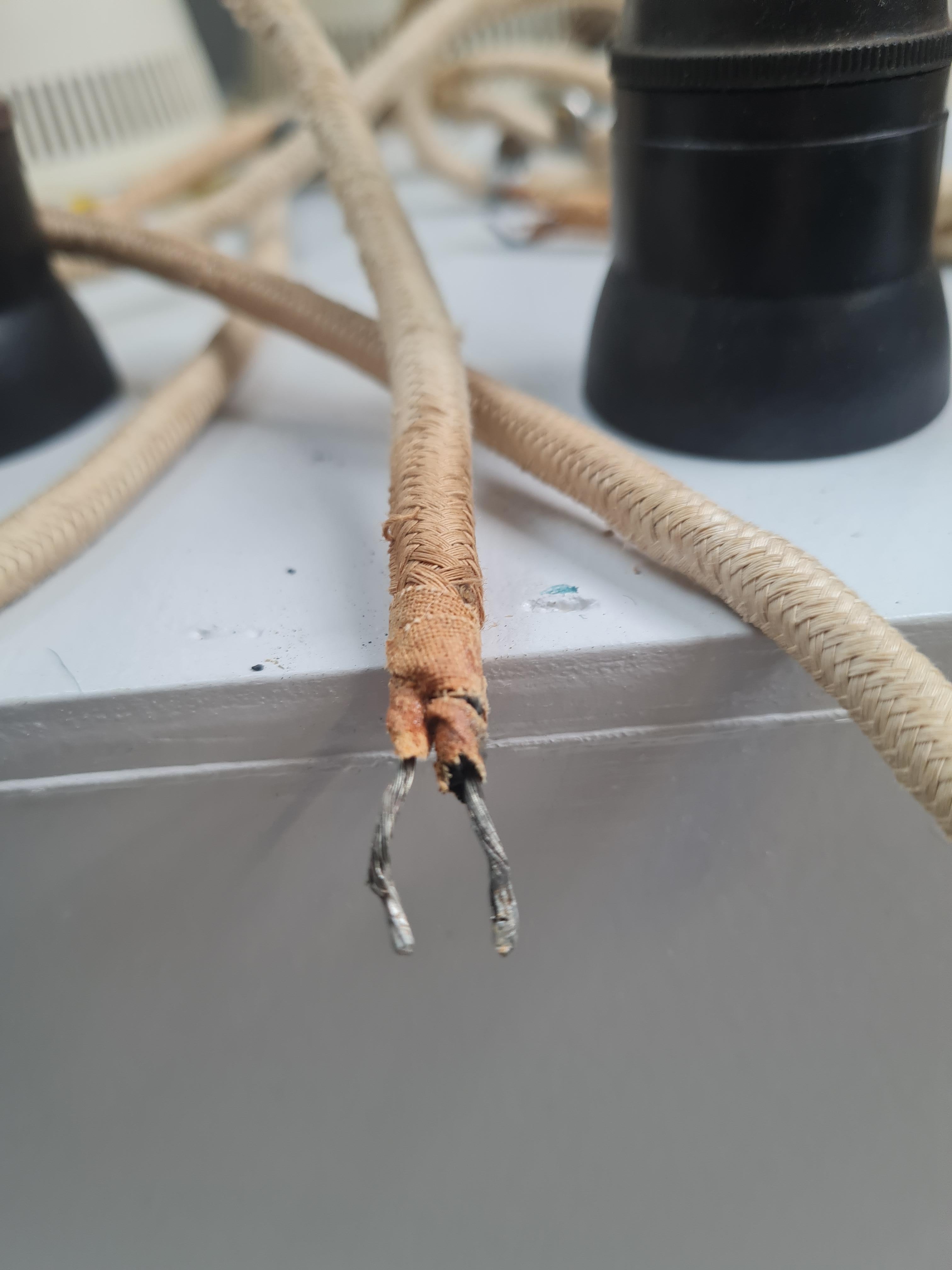 Pendentif Itsu du milieu du siècle Model No No 94/3 en laiton et blanc nacré, Finlande, années 1950 en vente 11