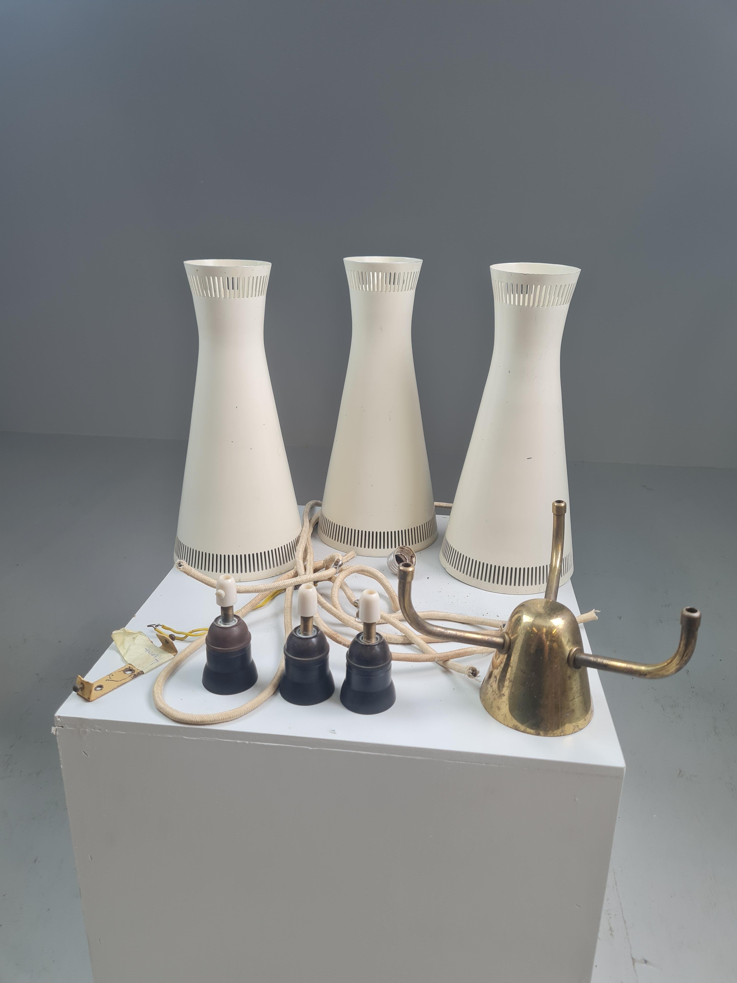 Pendentif Itsu du milieu du siècle Model No No 94/3 en laiton et blanc nacré, Finlande, années 1950 en vente 12