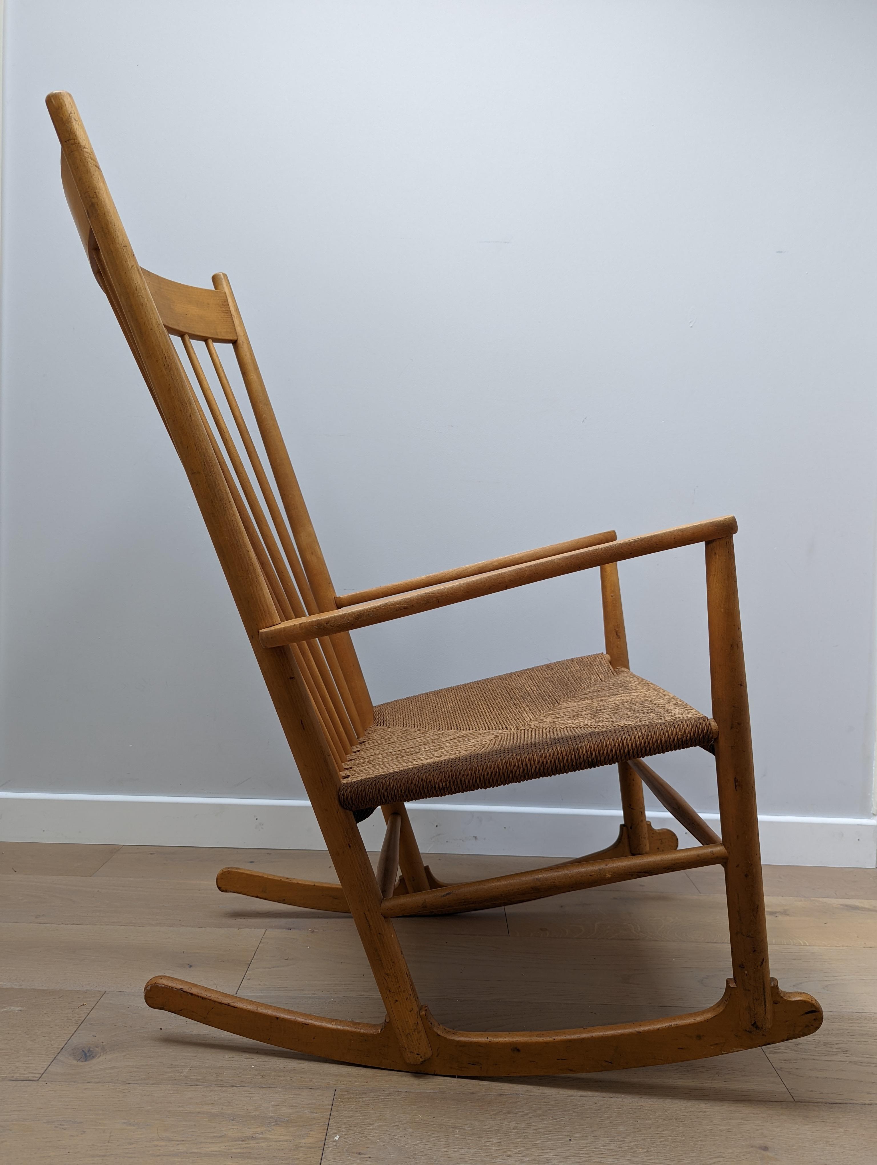 Mid-Century J16 Rocking Chair by Hans J. Wegner for FDB Møbler, Beech and Cord 1
