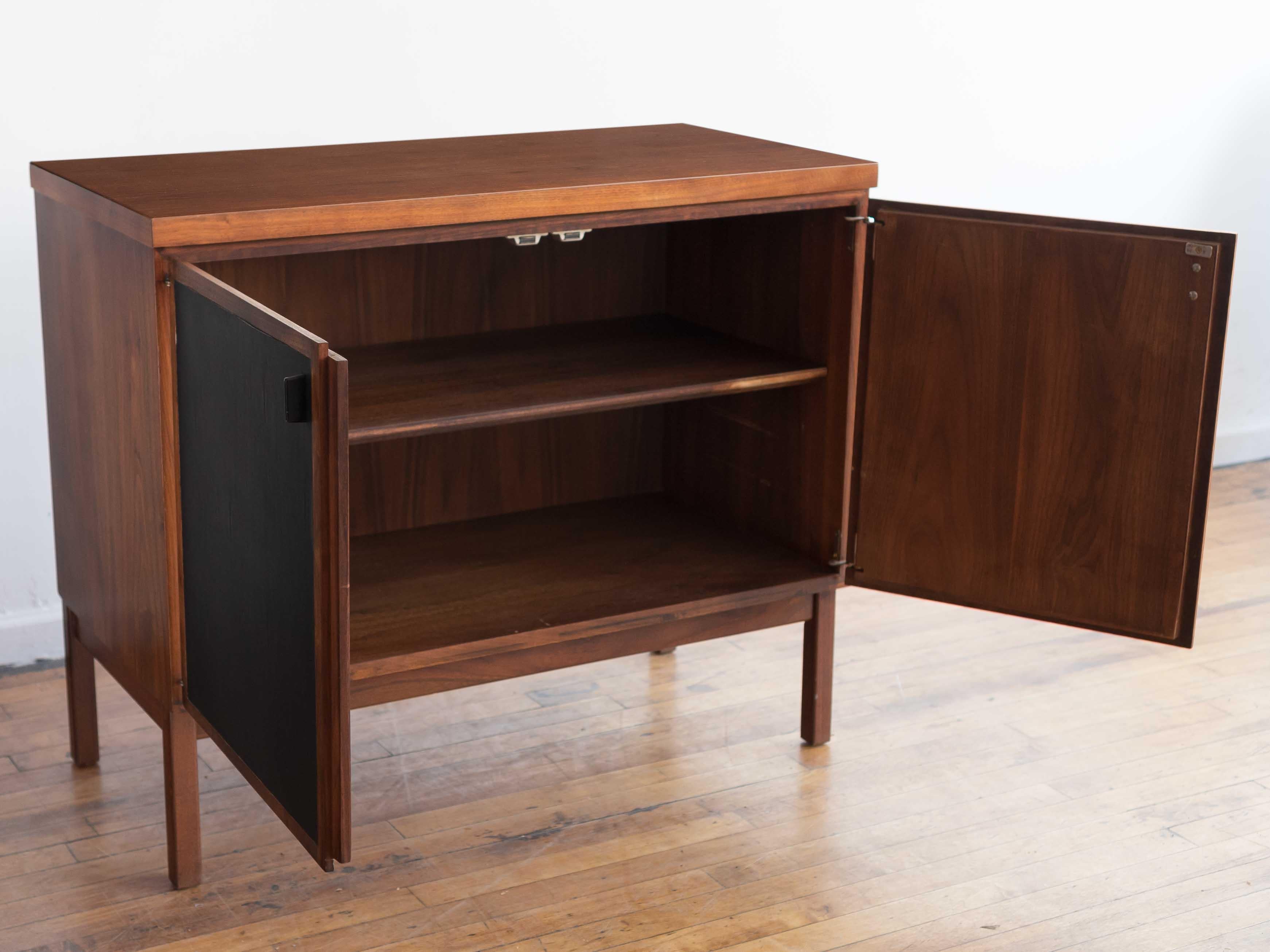 Mid Century Jack Cartwright for Founders Walnut Two Door  Buffet / Cabinet In Good Condition For Sale In Chicago, IL