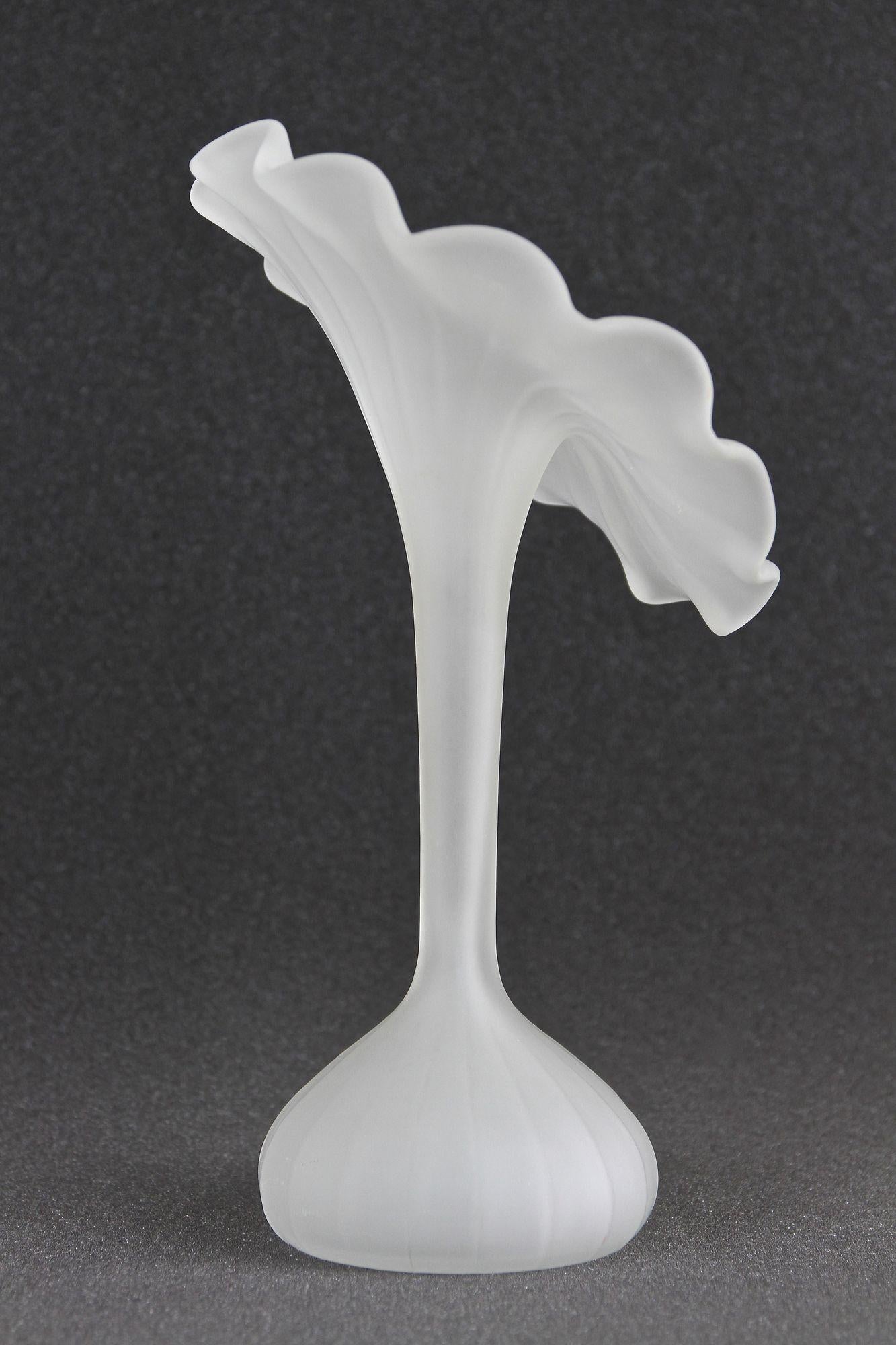 Mid Century Jack-In-The-Pulpit Glass Vase, France circa 1960 For Sale 5