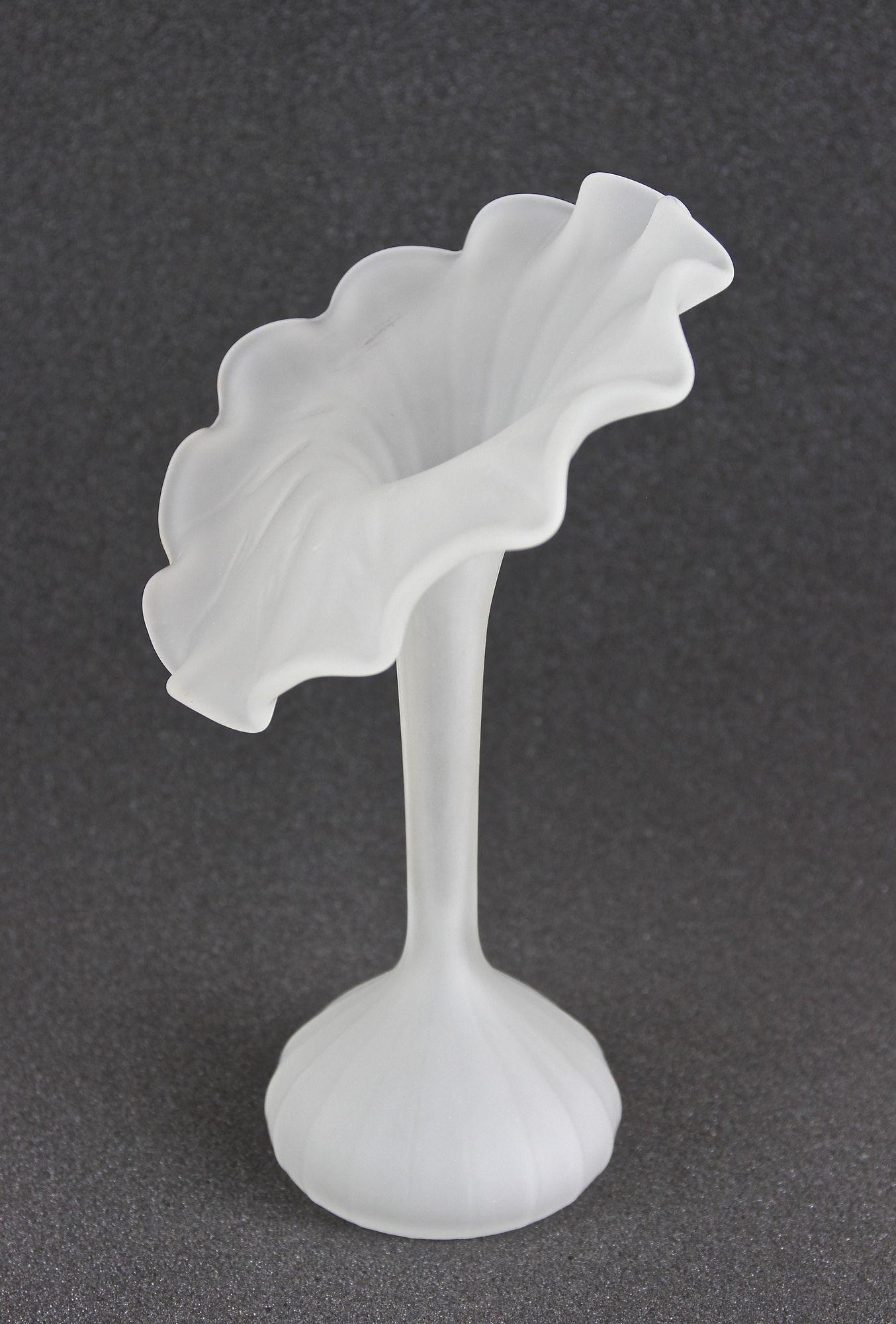 Mid Century Jack-In-The-Pulpit Glass Vase, France circa 1960 For Sale 14