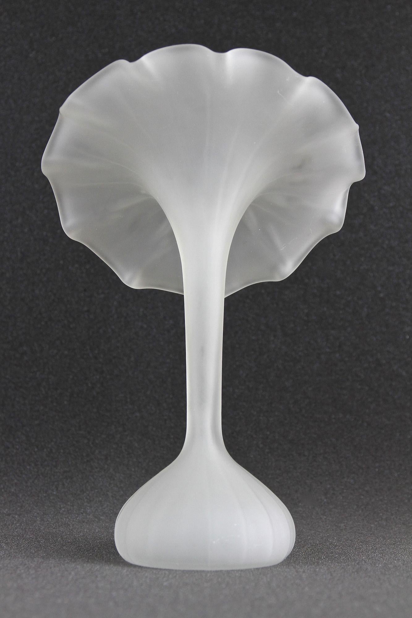 Mid Century Jack-In-The-Pulpit Glass Vase, France circa 1960 For Sale 2