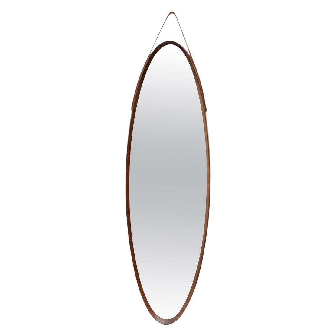 Miroir ovale italien inspiré de Jacques Adnet du milieu du siècle dernier, avec sangle en cuir