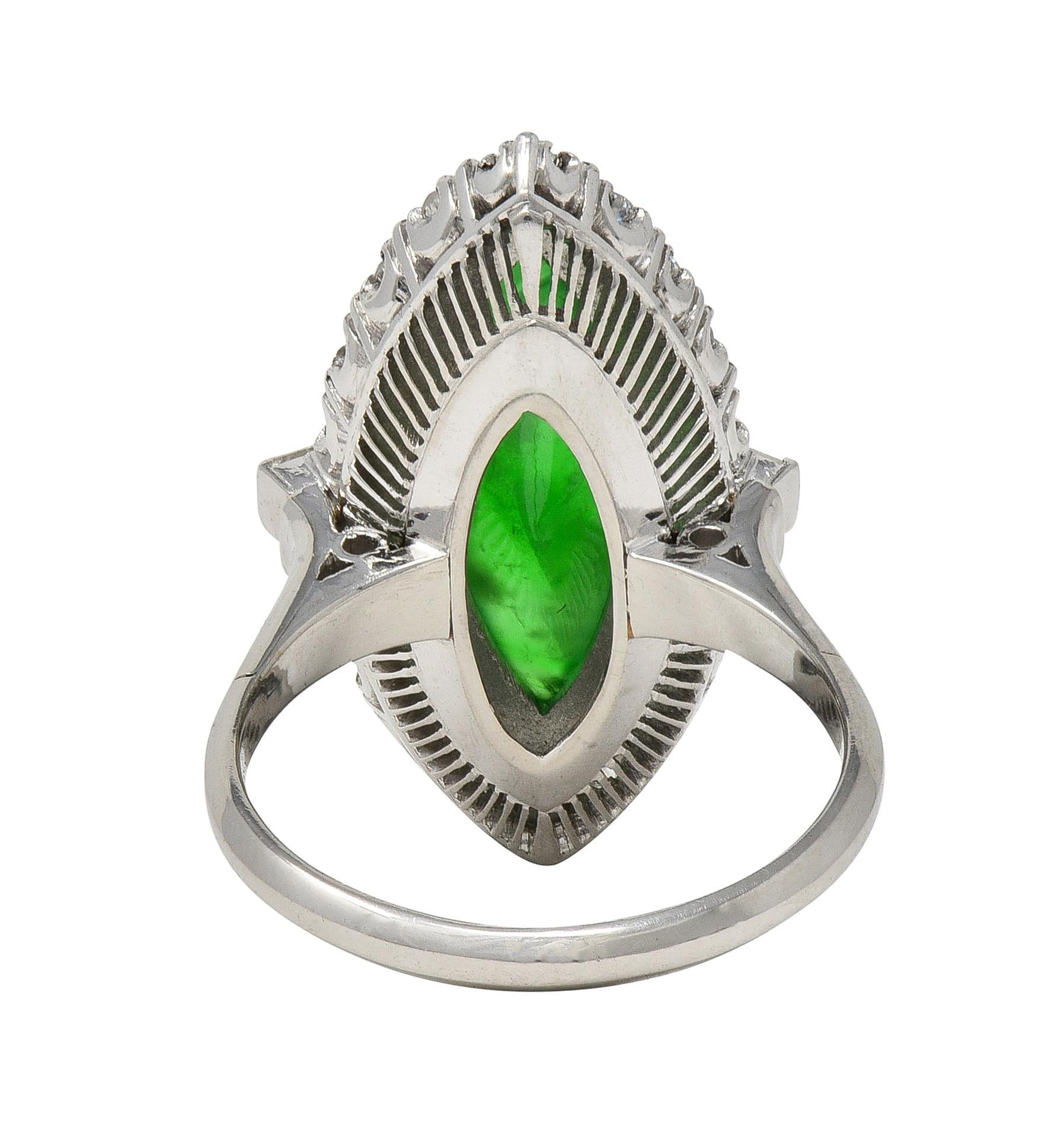 Cabochon Anello con diamante di giada e platino Vintage Navette Halo di metà secolo in vendita