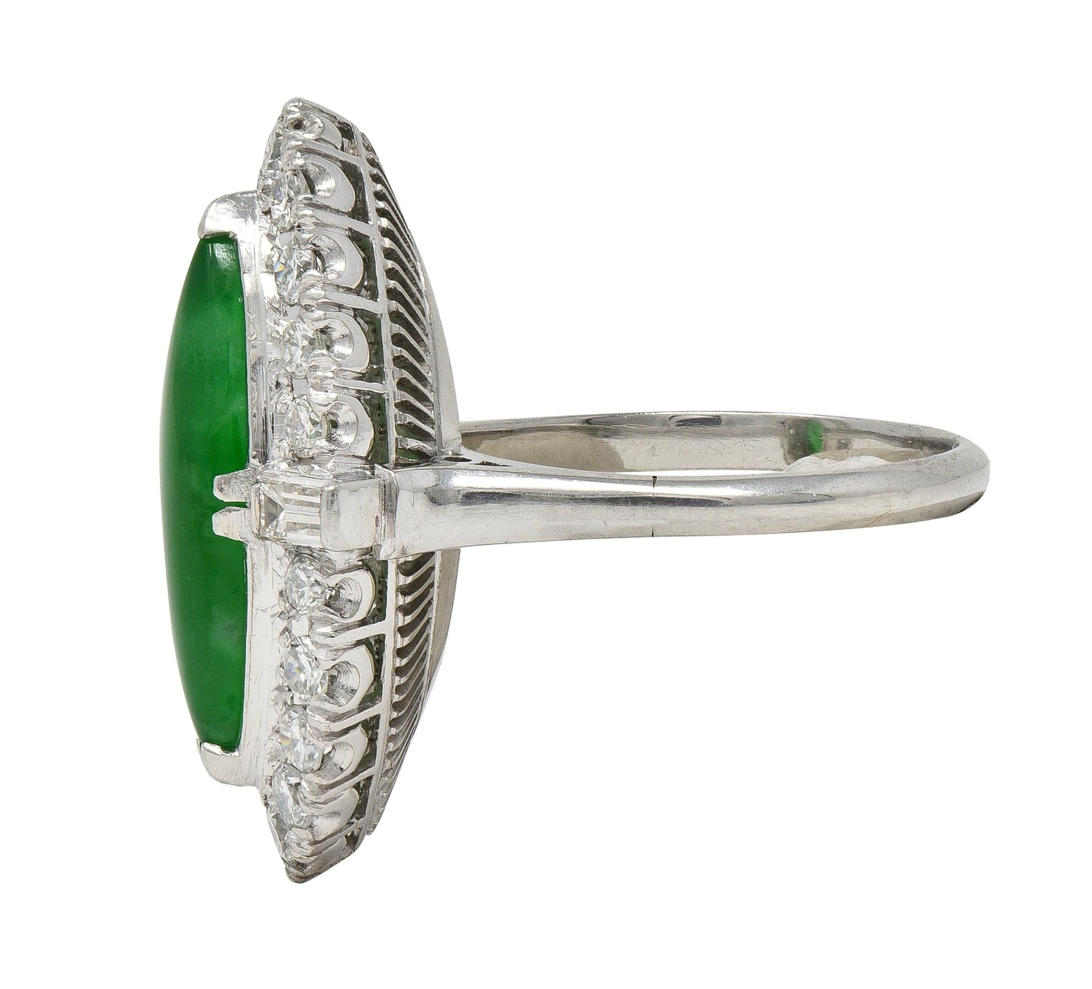 Anello con diamante di giada e platino Vintage Navette Halo di metà secolo In condizioni ottime in vendita a Philadelphia, PA
