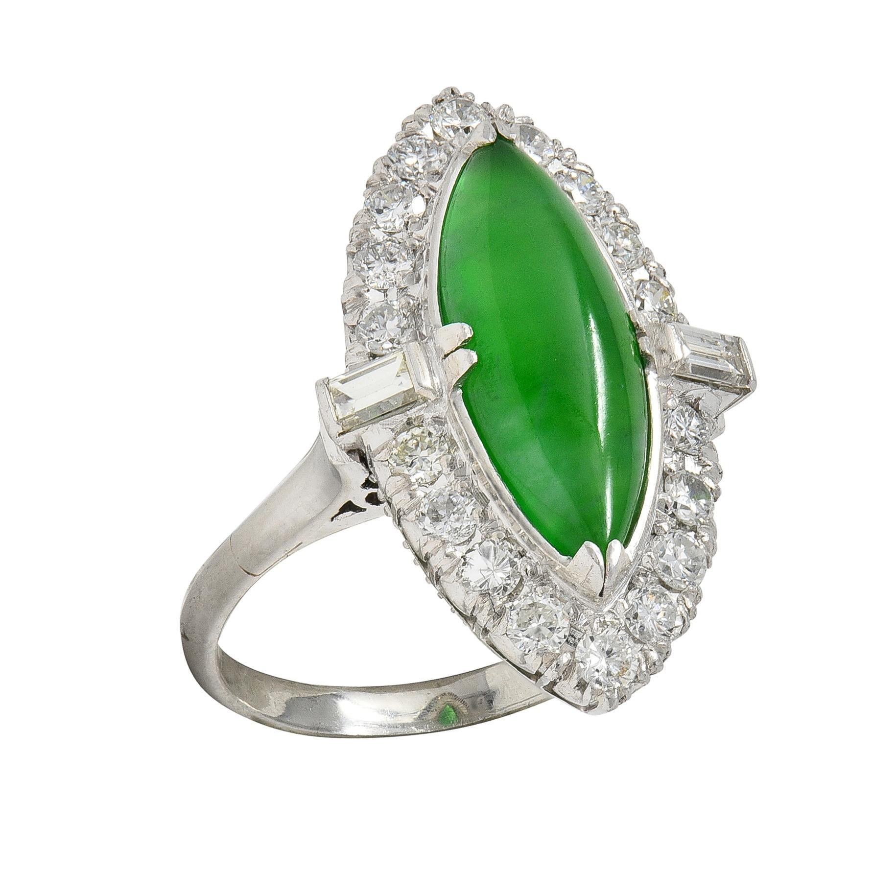 Anello con diamante di giada e platino Vintage Navette Halo di metà secolo in vendita 1
