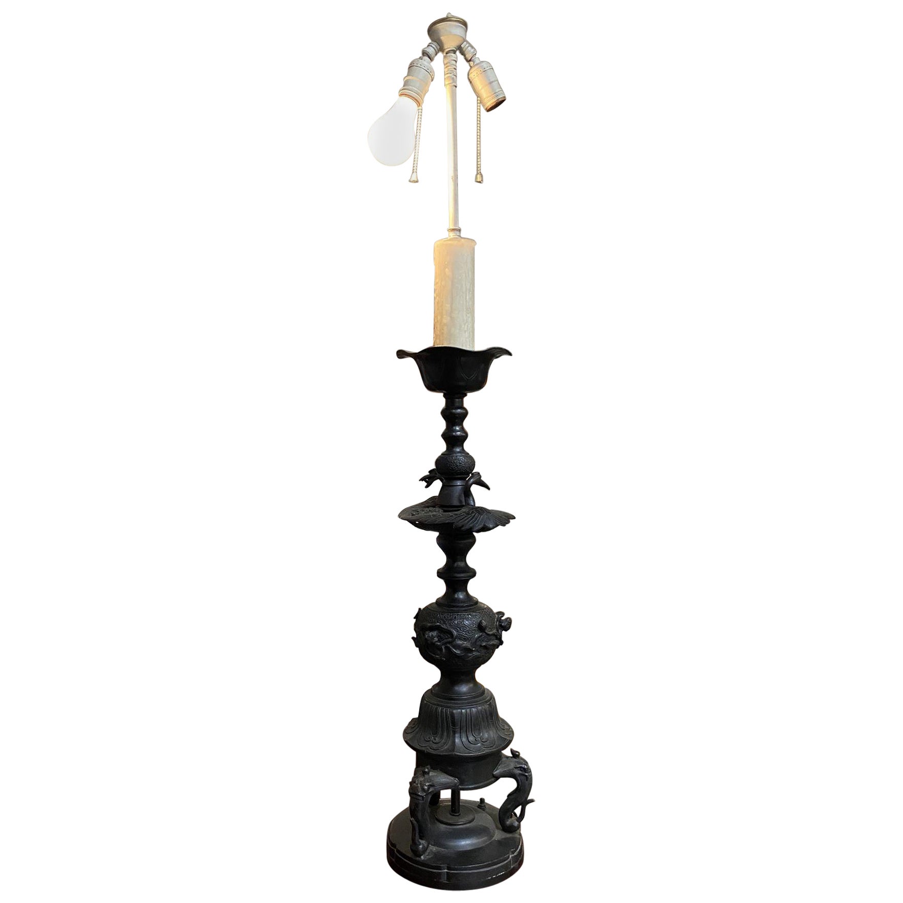 Mid-Century James Mont Style Bronze Chinese-inspired Table Lamp