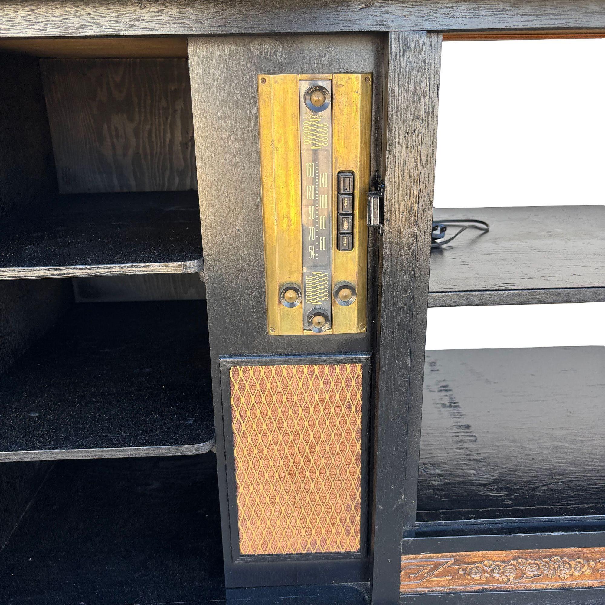 Mid-century James Mont Style Carved Media Credenza Stereo Cabinet In Excellent Condition For Sale In Van Nuys, CA