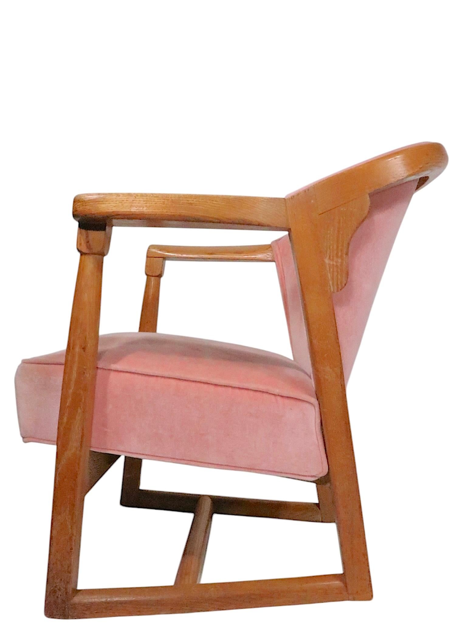 Mid Century Jamestown Lounge Company British Oak  Armchair 1930/40's In Good Condition For Sale In New York, NY