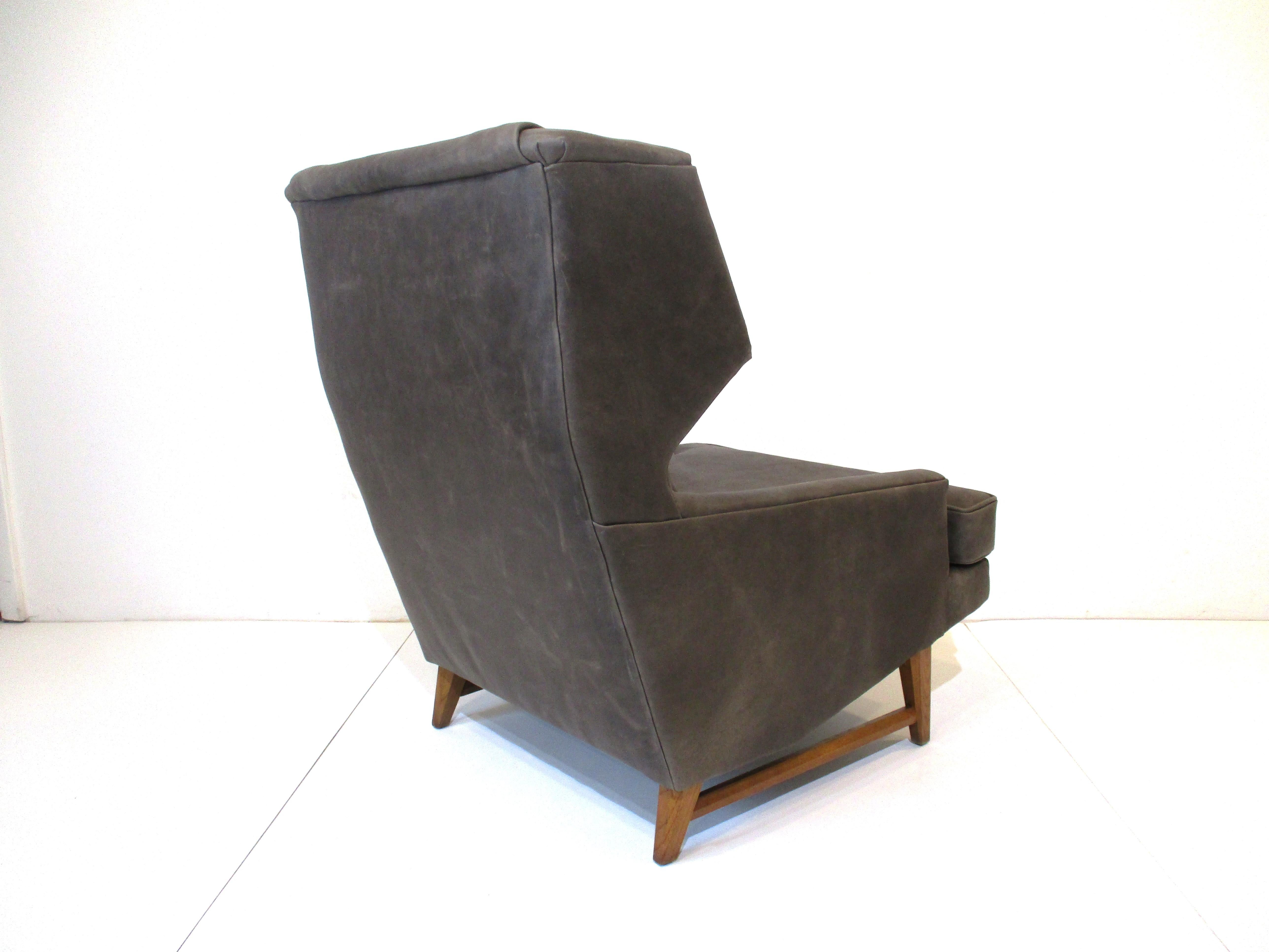Midcentury Janus Leather Wingback Lounge Chair in the Style of Dunbar Wormley For Sale 1