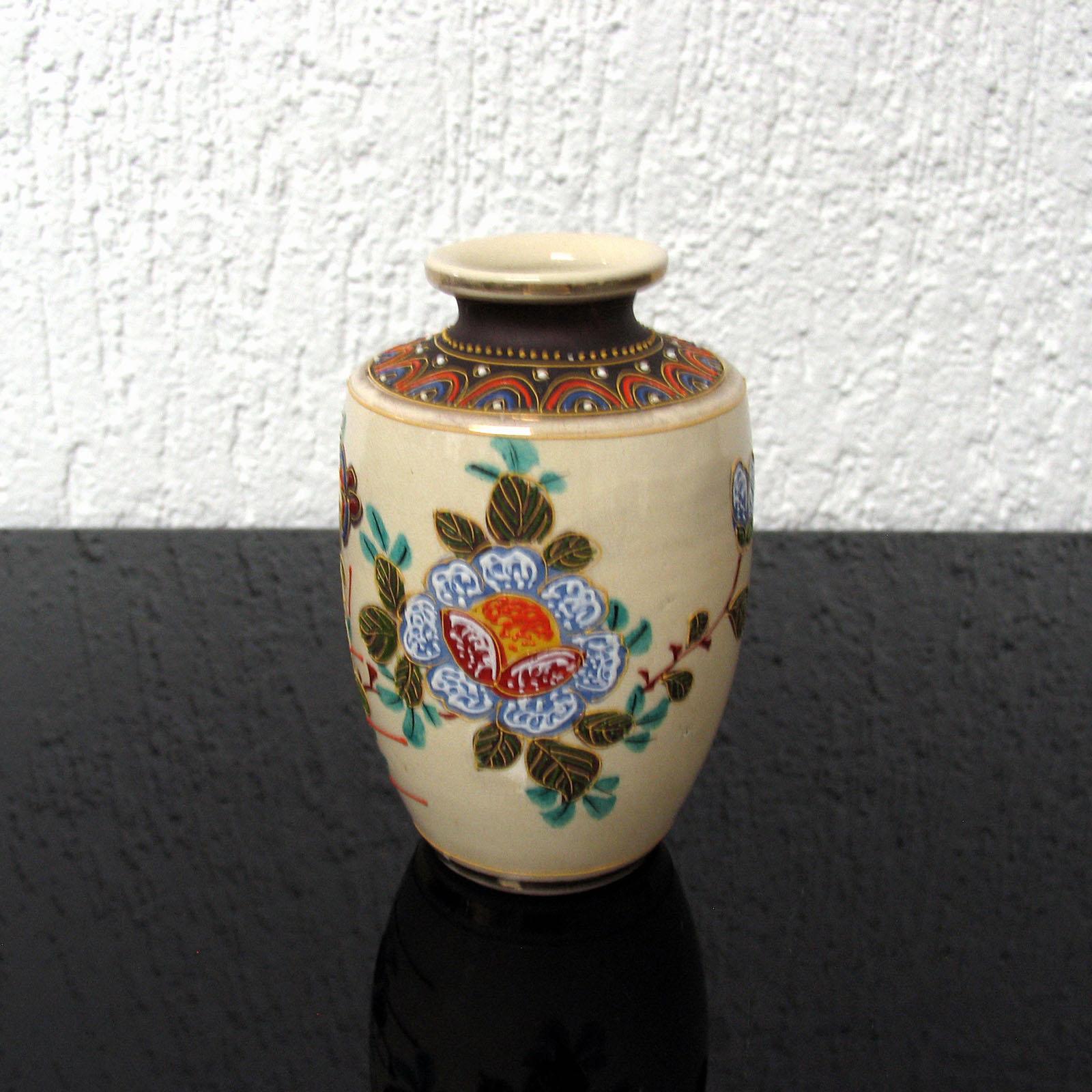 Mid-Century Japanese Ceramic Vase In Excellent Condition In Bochum, NRW