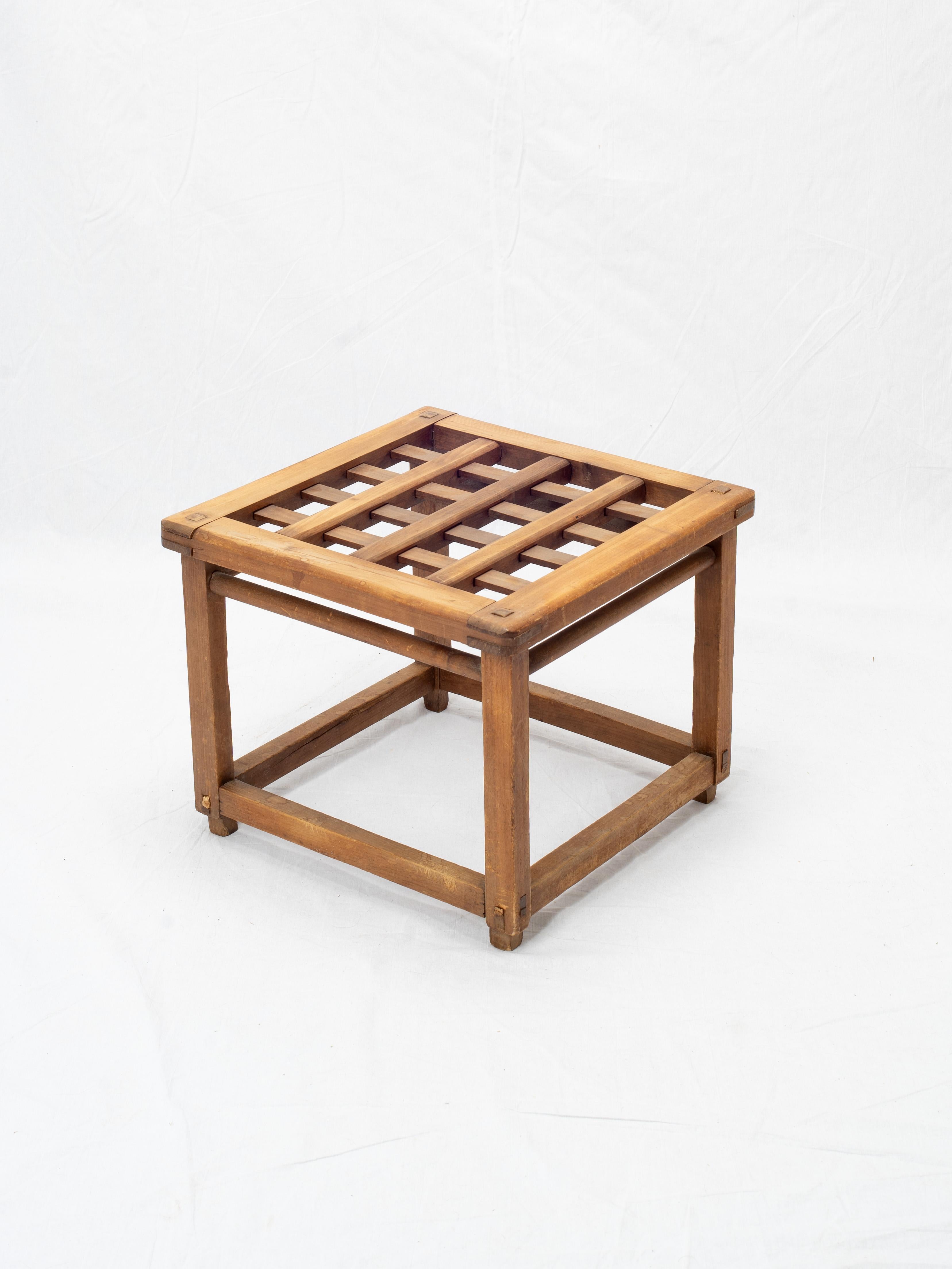 Minimalismo Tavolino giapponese di metà secolo in legno a traliccio Kotatsu in vendita
