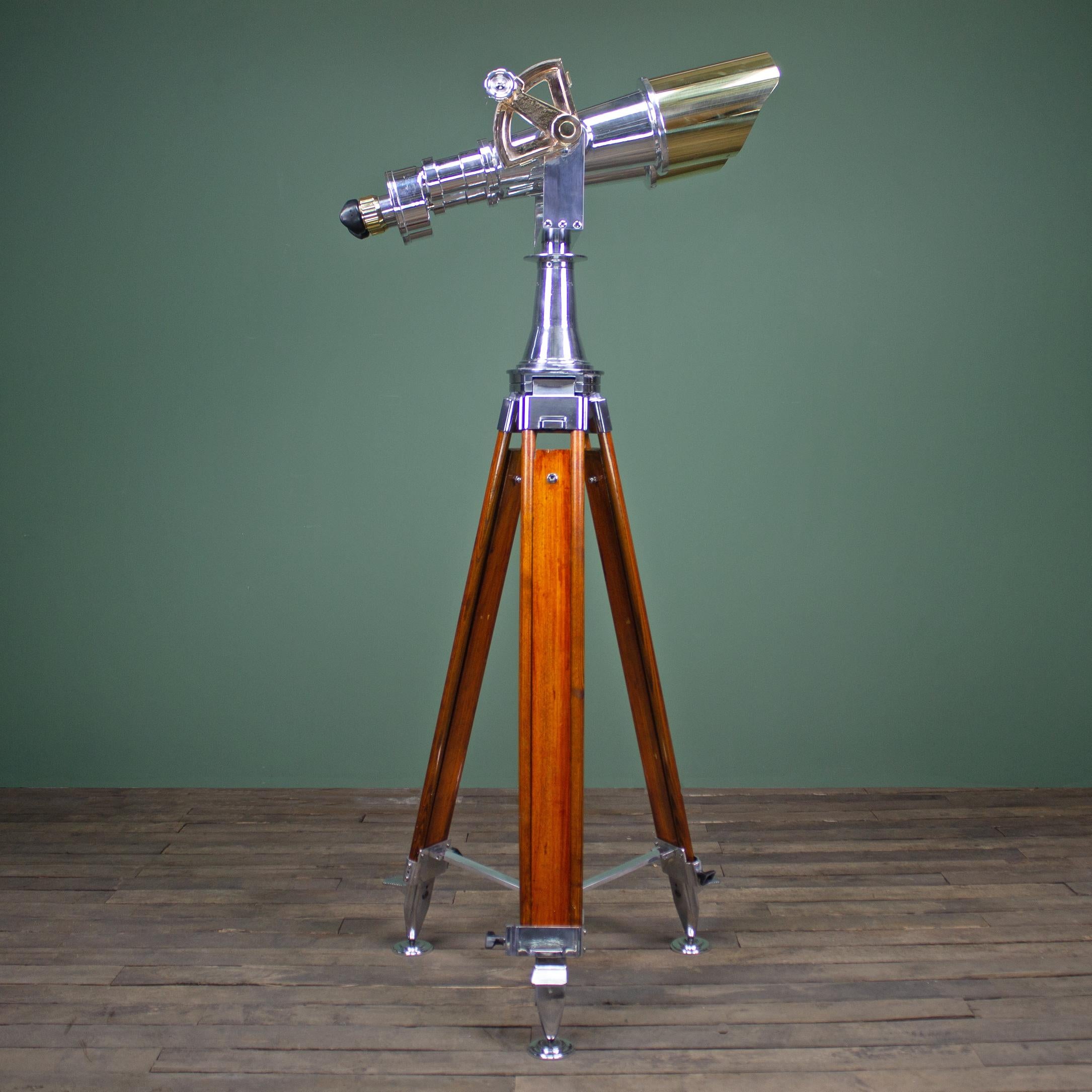 Mid Century Japanese Nikon 20 x 120 Big Eye Military Binoculars & Tripod In Excellent Condition In Leicester, Leicestershire