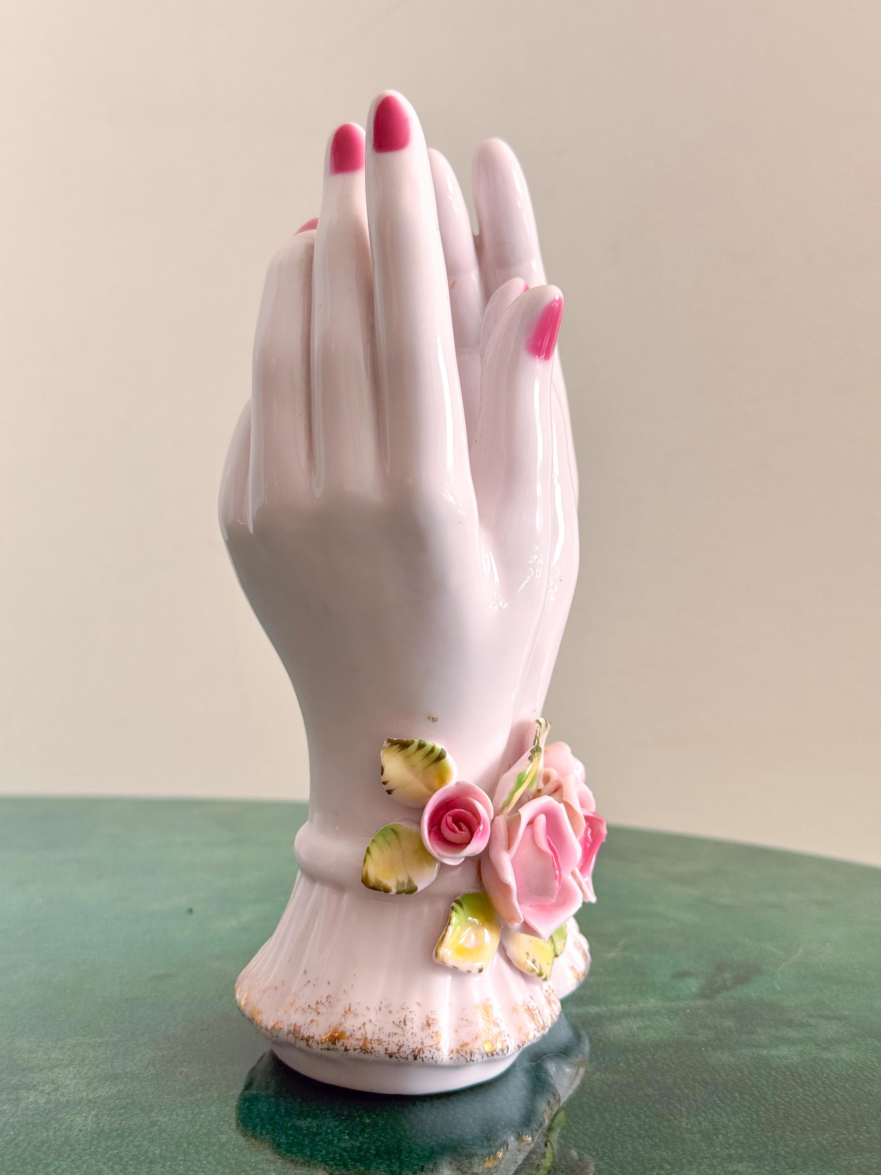 Jarrón con Manos de Porcelana Japonesa de Mediados de Siglo de L'Amour China - Pintado a Mano Pintado a mano en venta