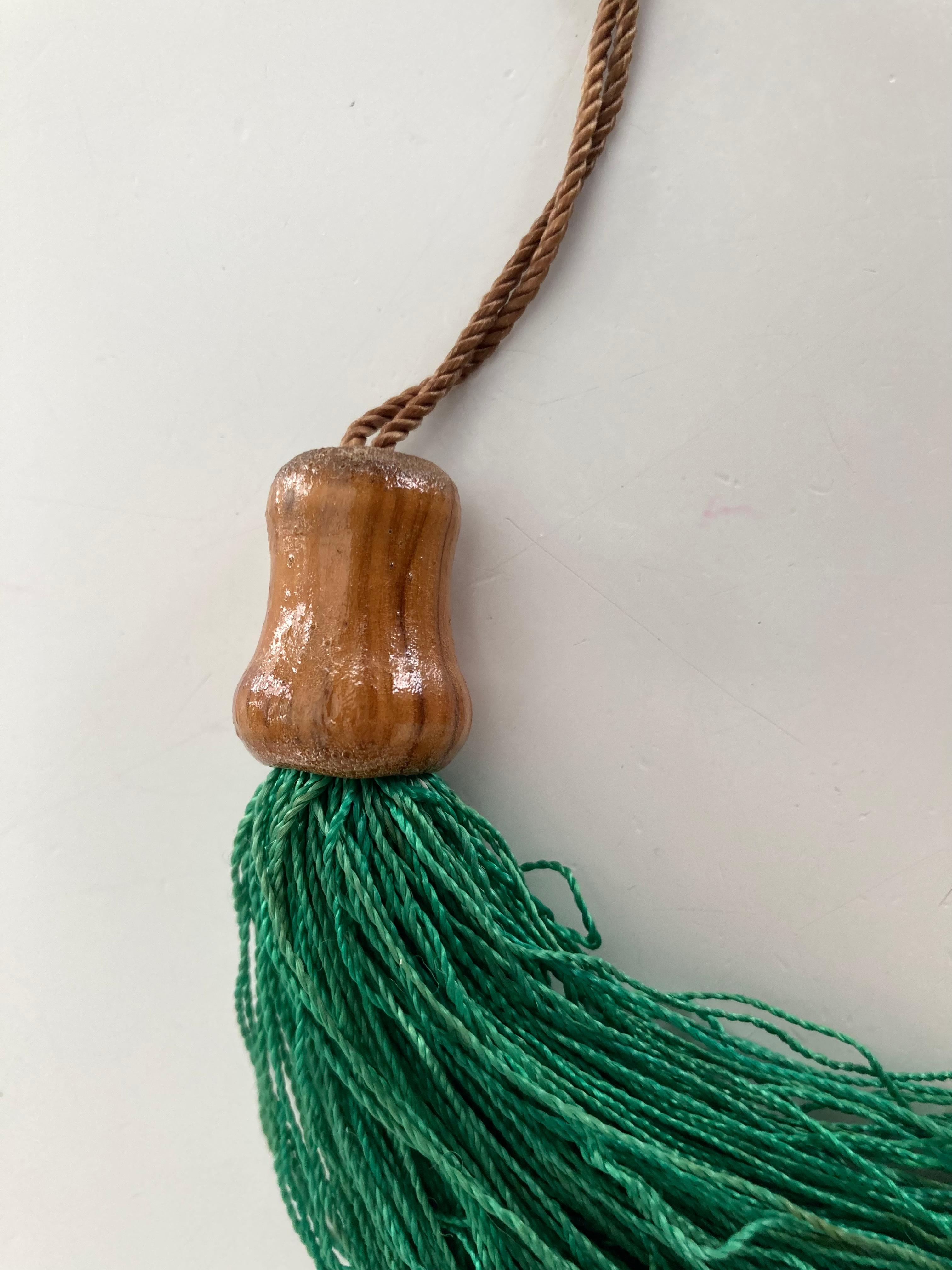 Sculpté Poisson japonais du milieu du siècle en bois segmenté en vente