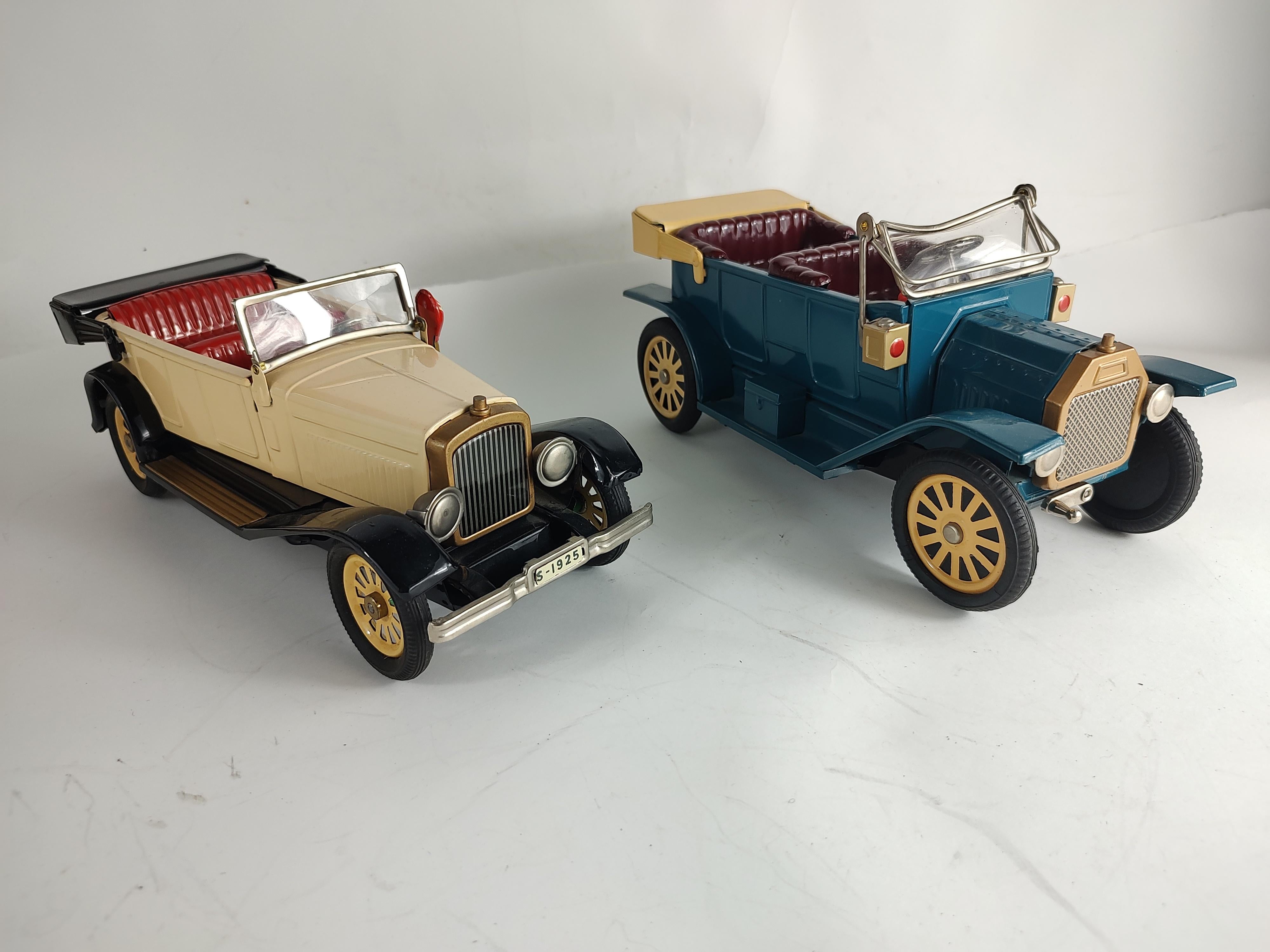 Mid Century Japanese Tin Litho Toy Car Replicas Fords 1908 & 1925 Touring Cars For Sale 10