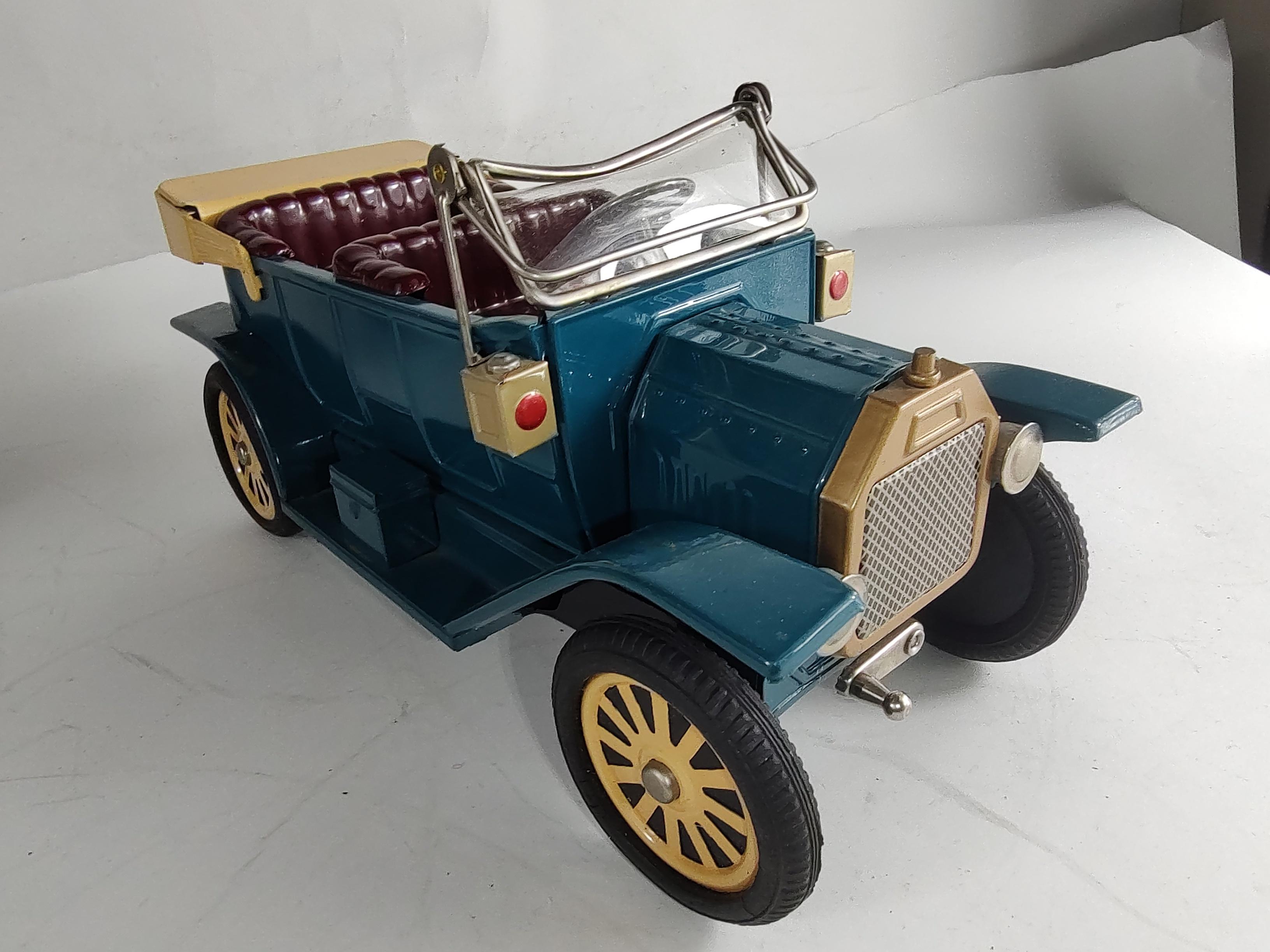 Mid Century Japanese Tin Litho Toy Car Replicas Fords 1908 & 1925 Touring Cars For Sale 4