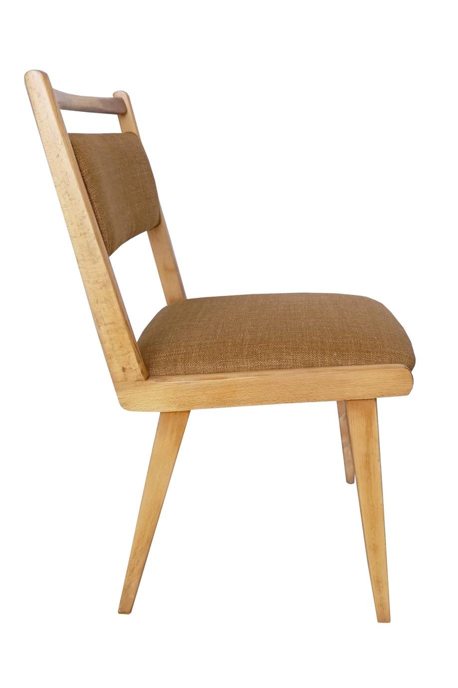 Mid Century JAR Stuhl, Tabacco Wool Millais von Dedar, Polen, Europa, 1960er Jahre. (Handgefertigt) im Angebot