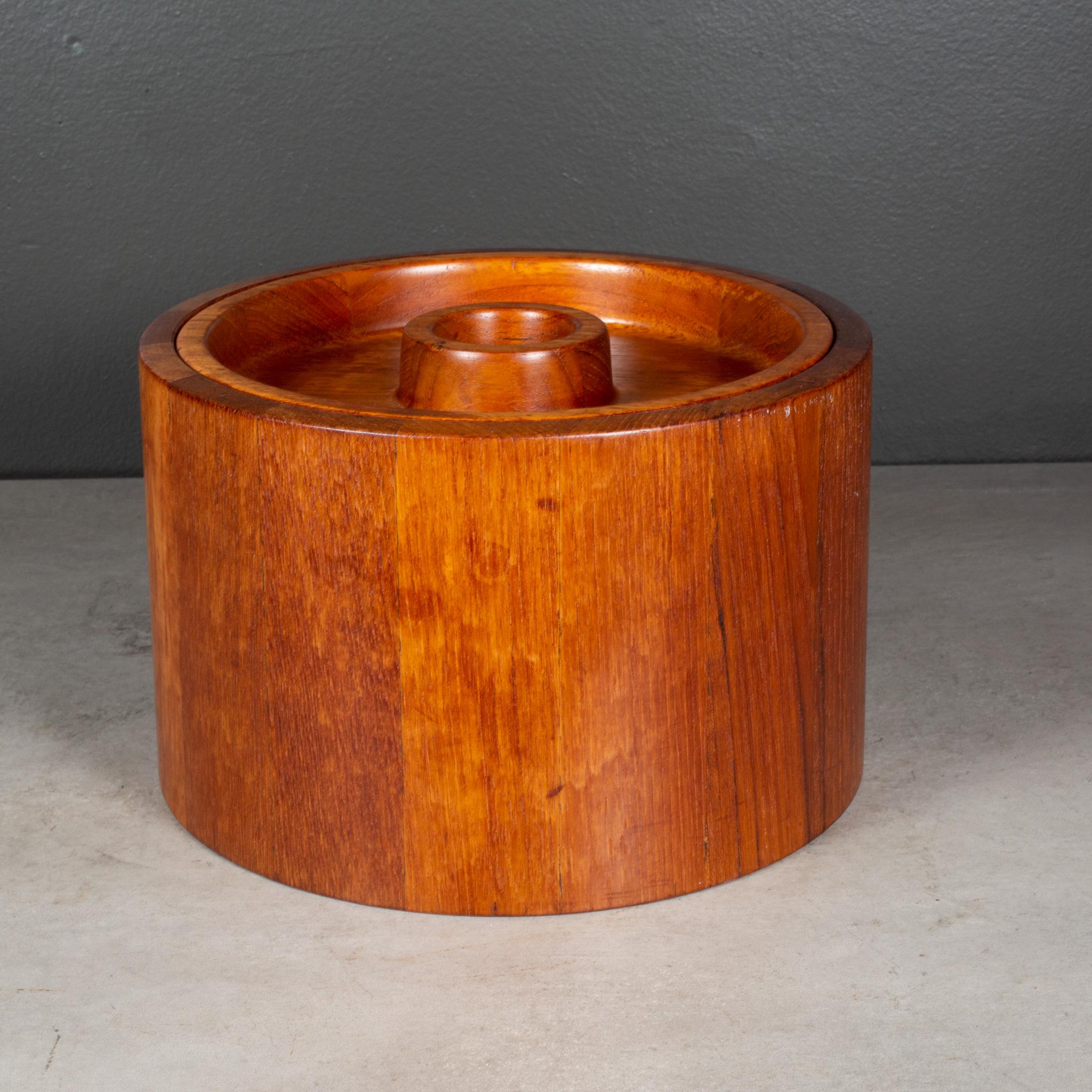 Mid-century Jens Quistgaard Danks Round Ice Bucket c.1960 (FREE SHIPPING) In Good Condition For Sale In San Francisco, CA