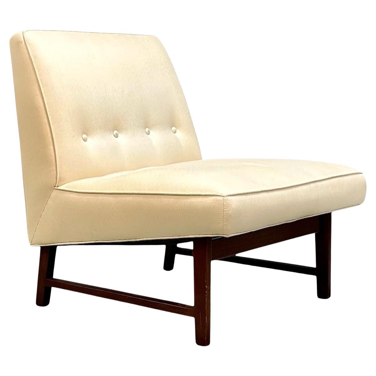 Silla Slipper estilo Jens Risom de mediados de siglo con asiento tapizado y base de nogal
