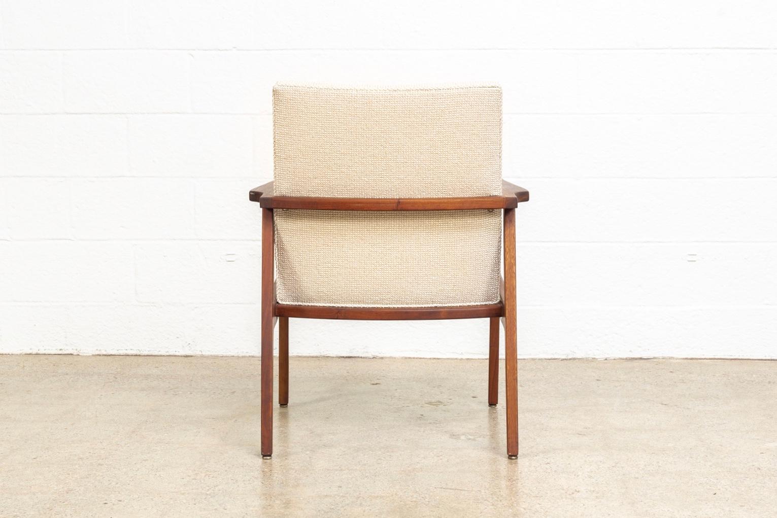 Midcentury Jens Risom Upholstered Lounge Chair, 1960s In Good Condition For Sale In Detroit, MI