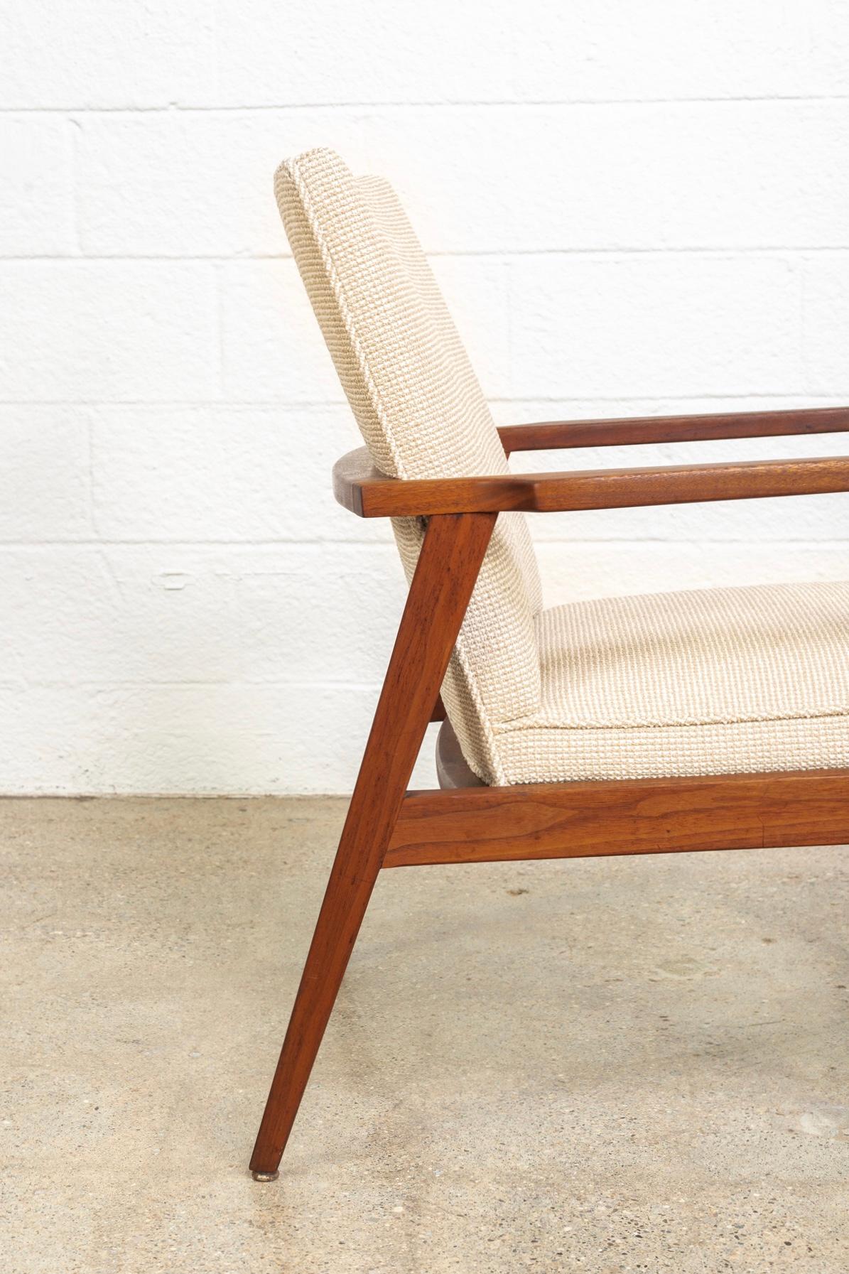 Midcentury Jens Risom Upholstered Lounge Chair, 1960s For Sale 1