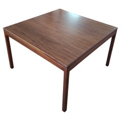 Mid-Century Jens Risom Couchtisch aus Nussbaum