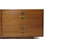 Comò a otto cassetti in legno di noce Jens Risom, metà del secolo scorso