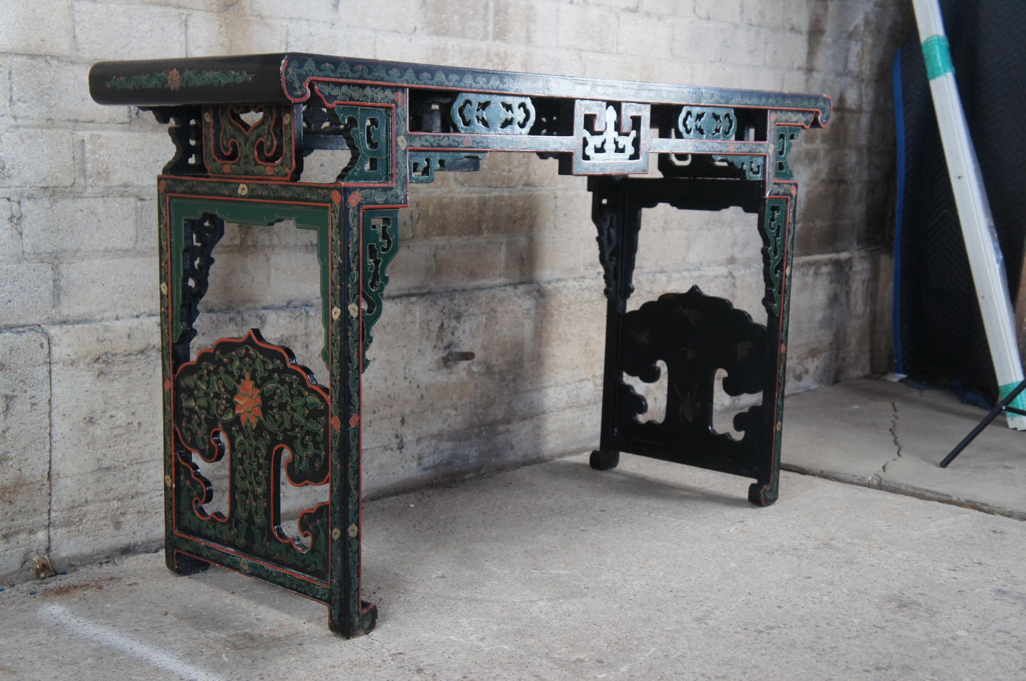 20th Century Midcentury Jinlong Chinese chinoiserie Lacquered Ming Altar Console Hall Table