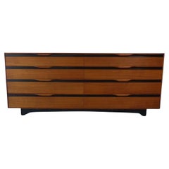 Mitte des Jahrhunderts John Kapel für Glenn of California 8 Schubladen Nussbaum Dresser Credenza