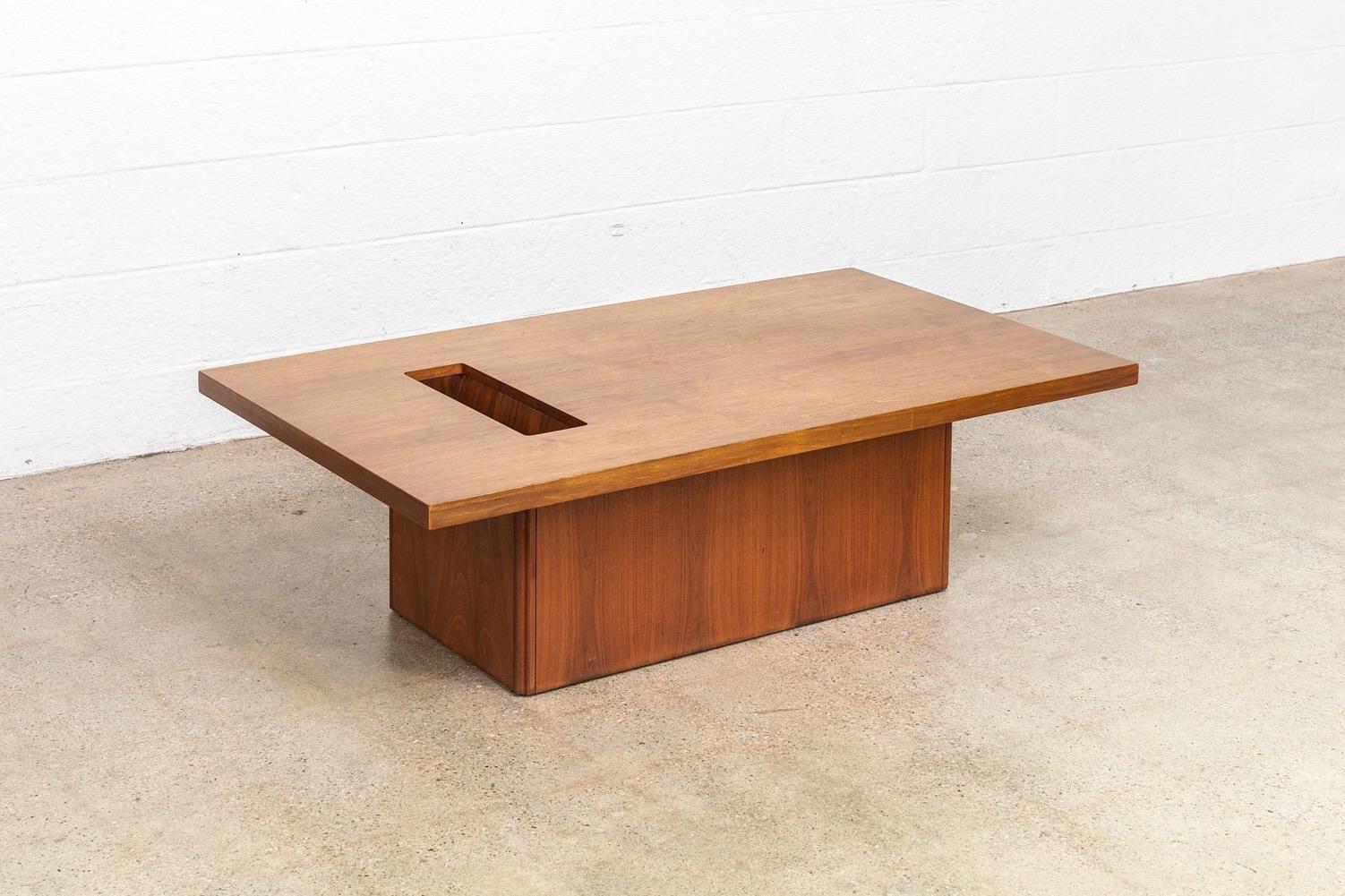 Mid-Century Modern Midcentury John Keal for Brown Saltman Walnut Wood Coffee Table, 1960s For Sale