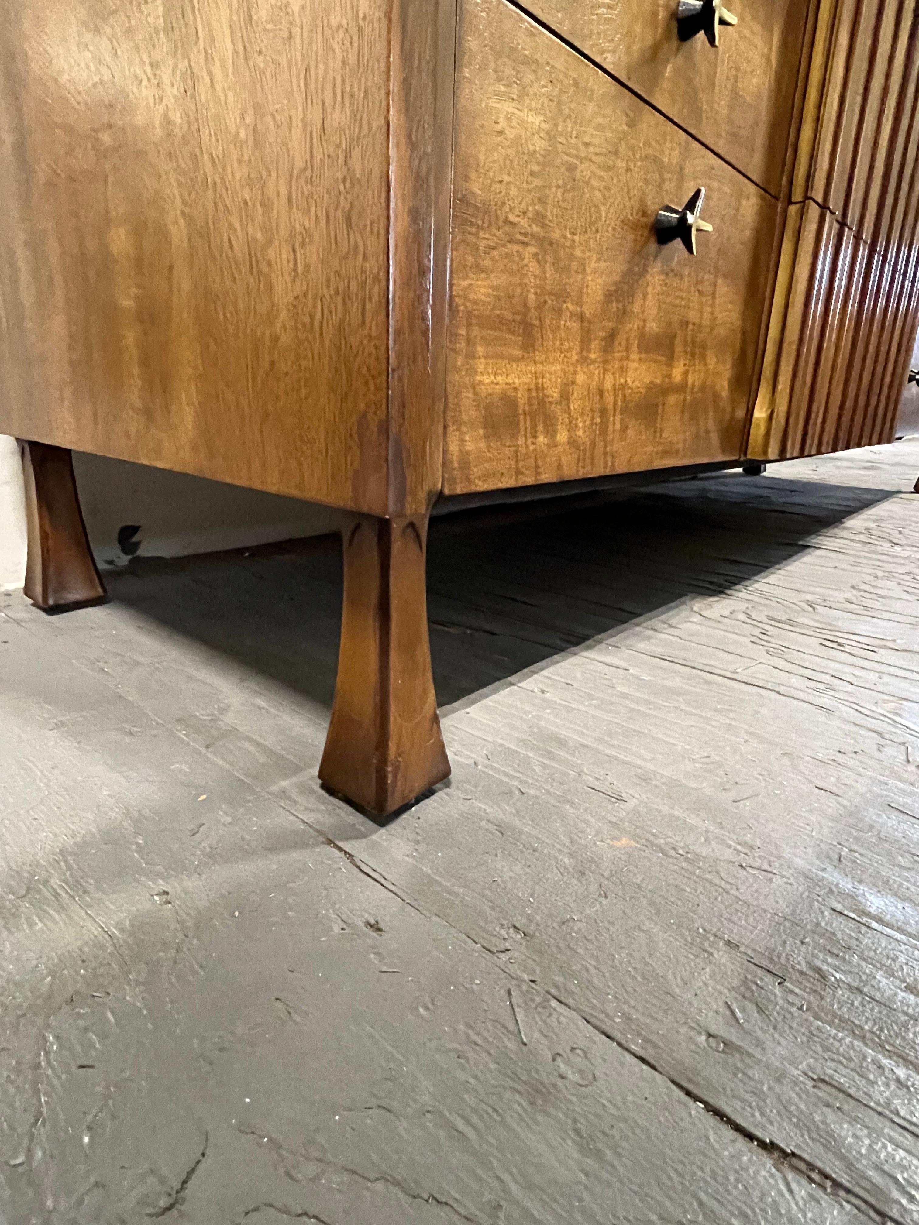 Mid Century John Stuart Long Dresser Credenza for John Widdicomb In Good Condition For Sale In W Allenhurst, NJ