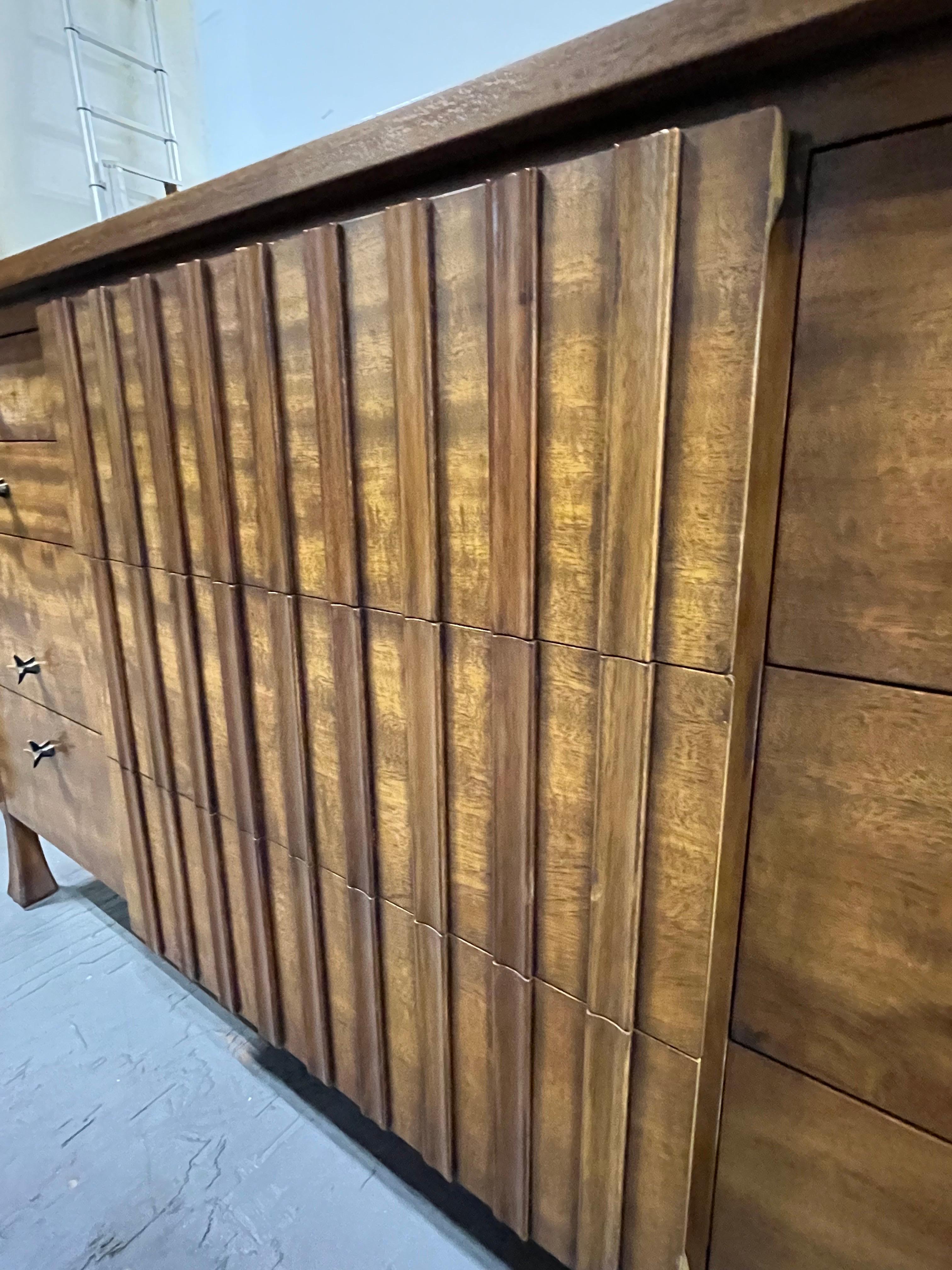 Mid Century John Stuart Long Dresser Credenza for John Widdicomb For Sale 1