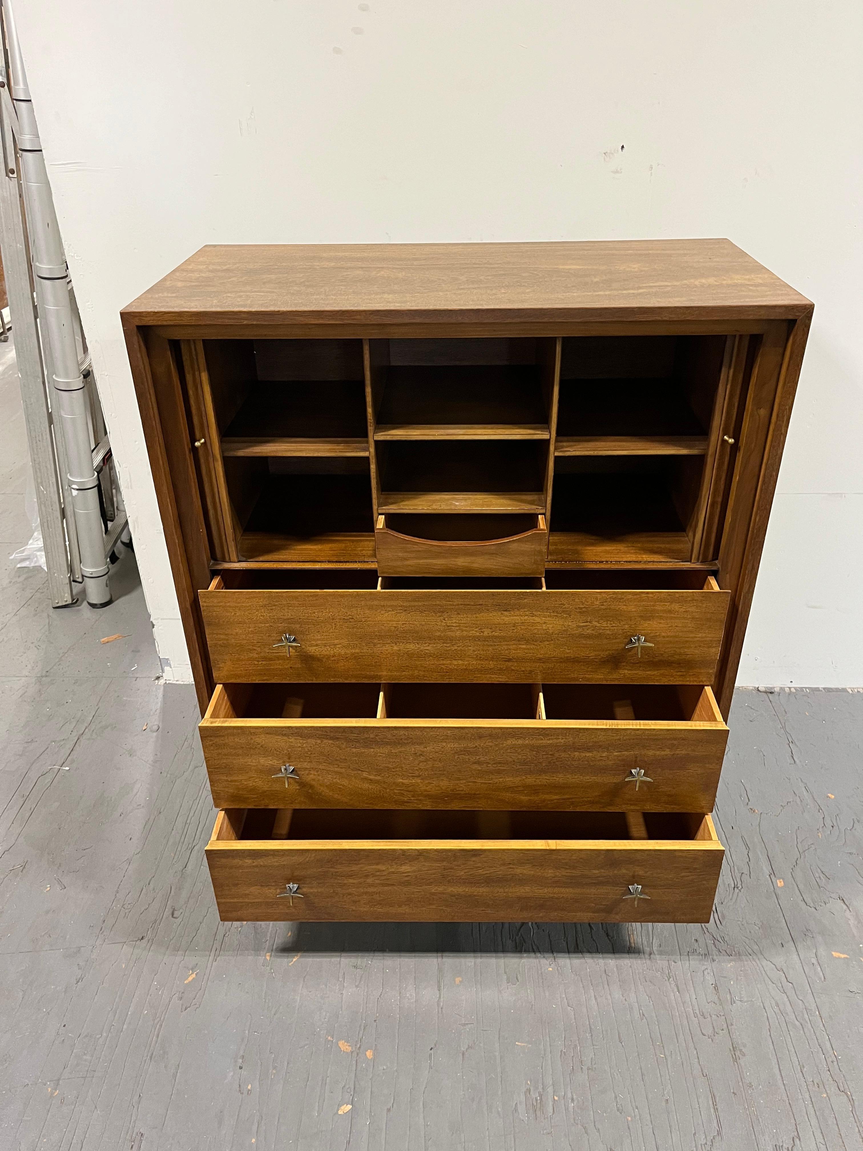 Mid Century John Stuart Tambour Dresser for John Widdicomb In Good Condition In W Allenhurst, NJ