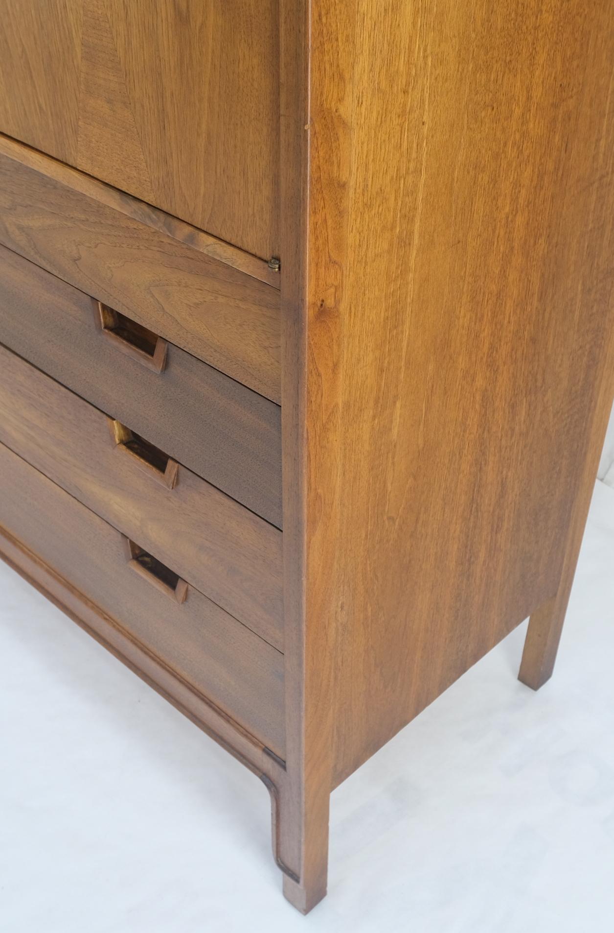 Mid Century John Stuart Walnut 2 Doors 4 Drawers Gentleman's High Chest Dresser For Sale 4