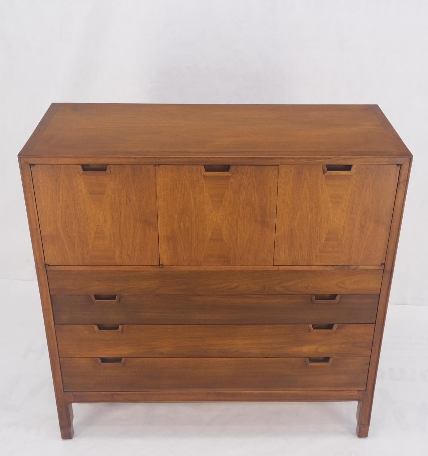 Mid Century John Stuart Walnut 2 Doors 4 Drawers Gentleman's High Chest Dresser For Sale 7