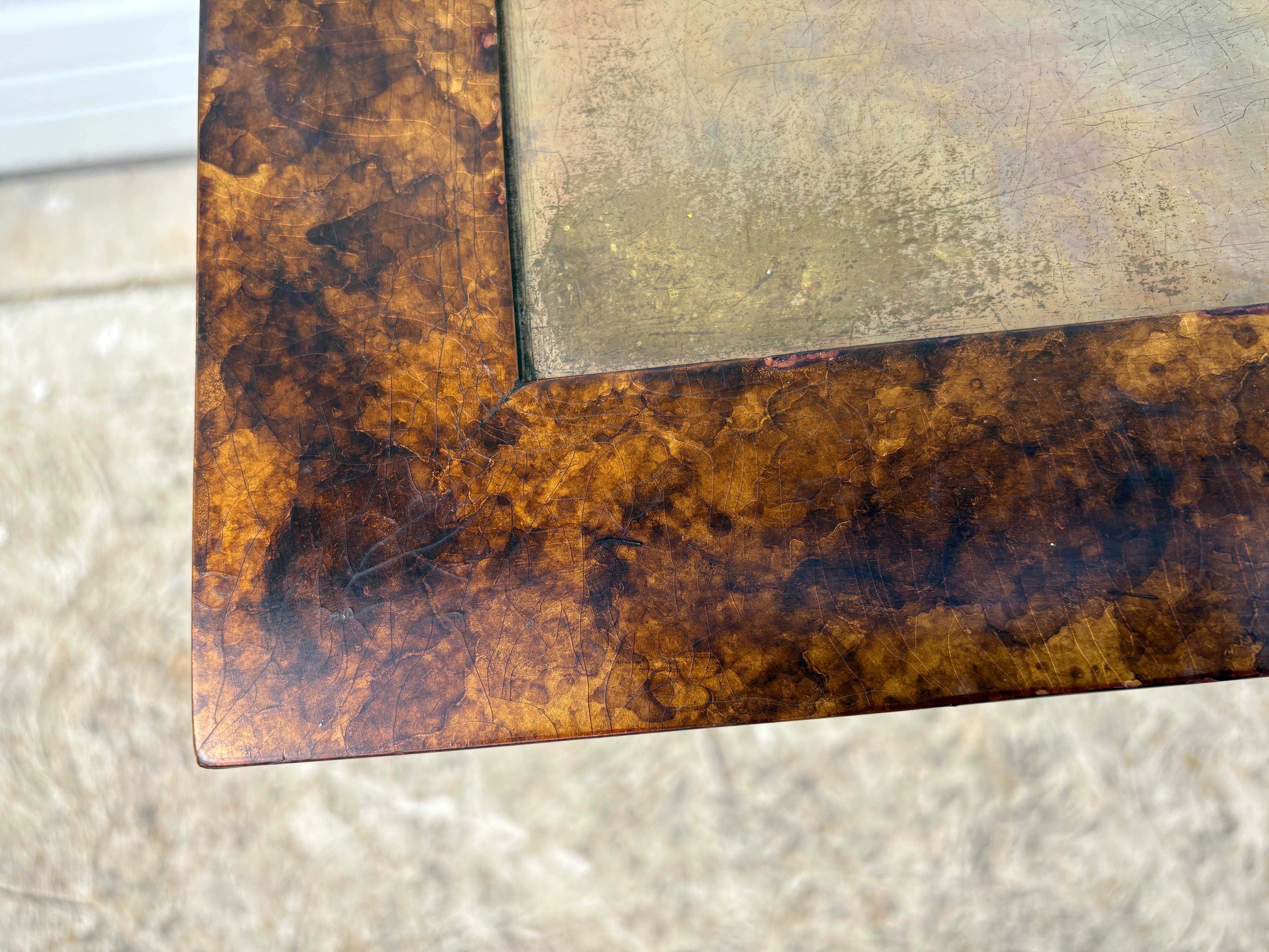 Console du milieu du siècle de John Widdicomb en fausse écaille et laiton en vente 2