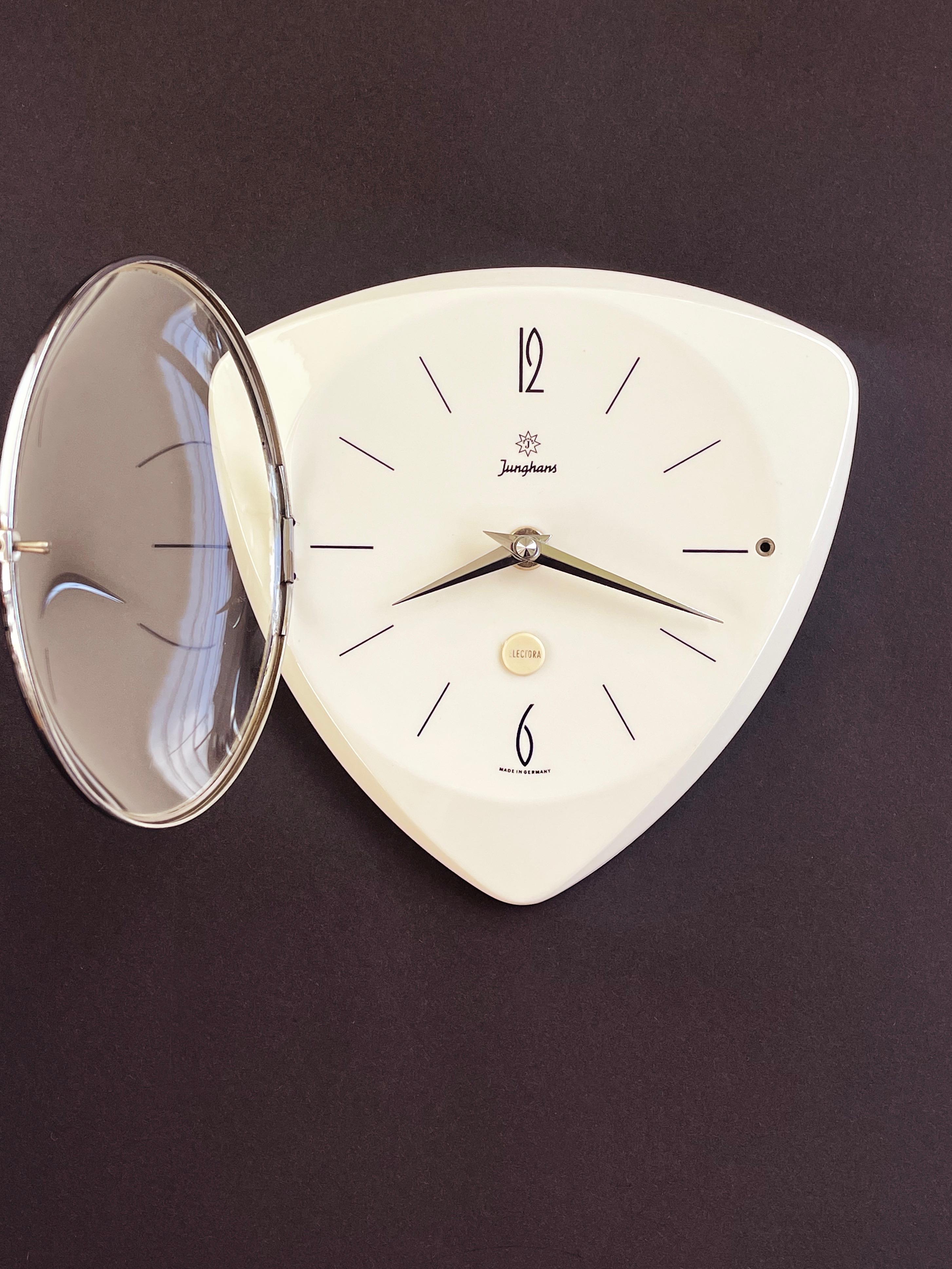 Hand-Crafted Mid-Century Junghans Ceramic Triangle Clock with Bauhaus Vibe, 1950s, Germany For Sale