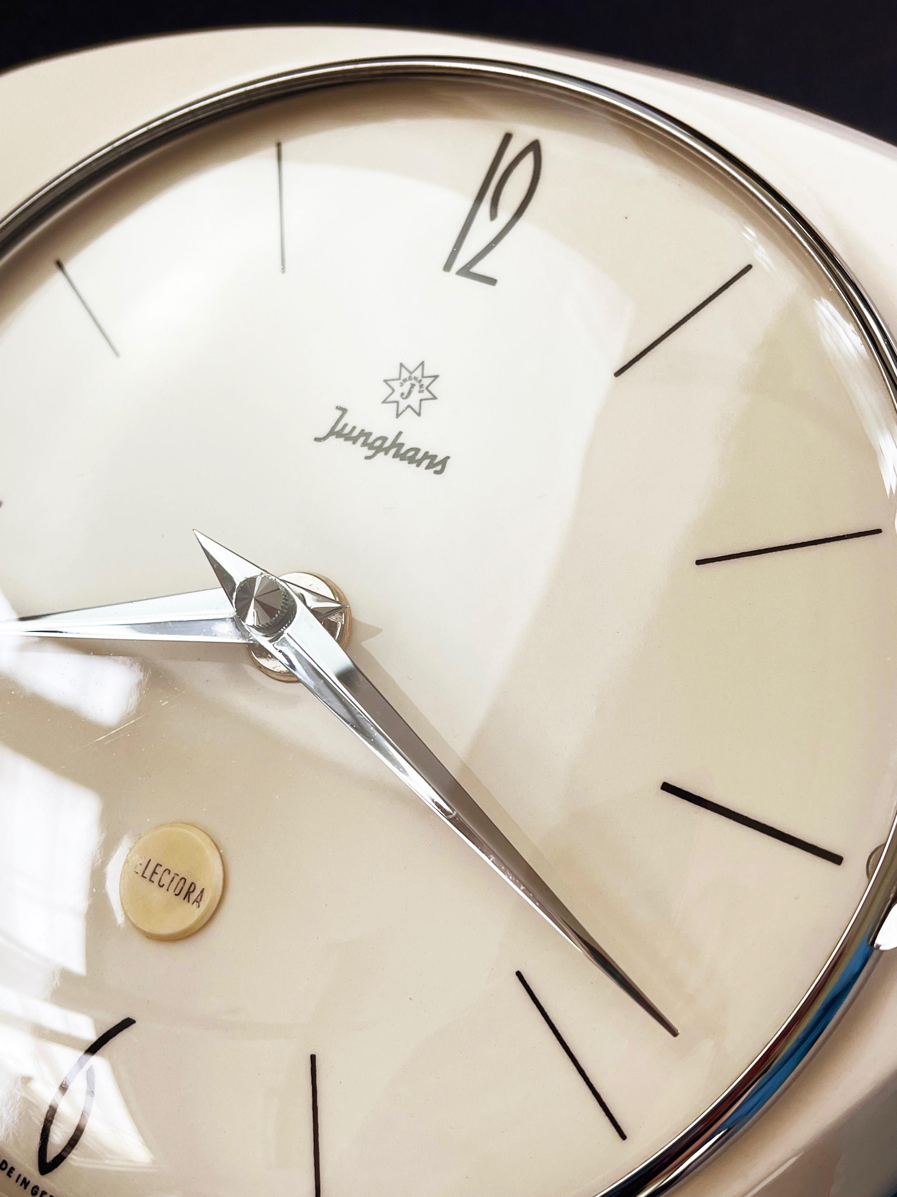 20th Century Mid-Century Junghans Ceramic Triangle Clock with Bauhaus Vibe, 1950s, Germany For Sale