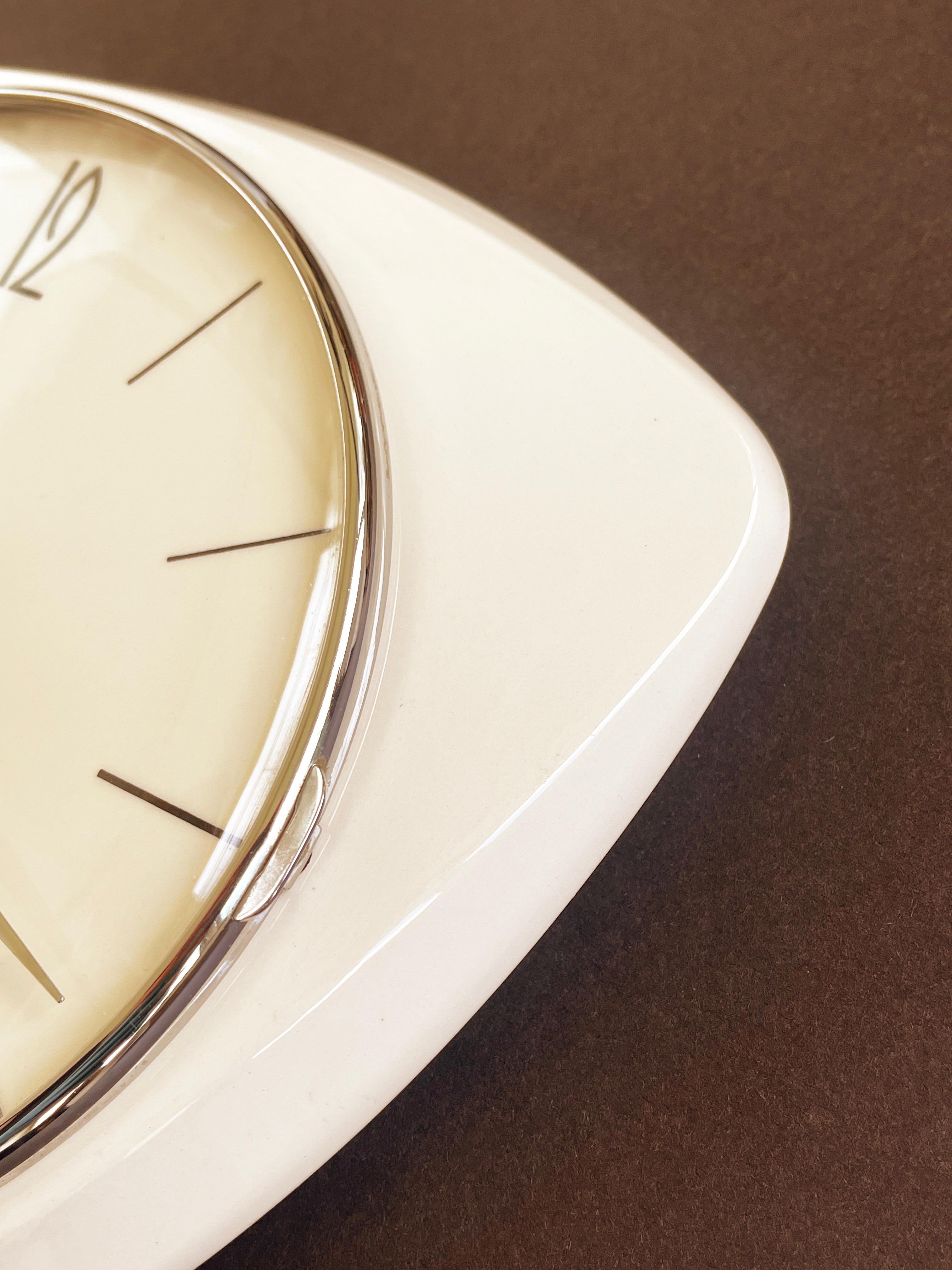 Glass Mid-Century Junghans Ceramic Triangle Clock with Bauhaus Vibe, 1950s, Germany For Sale