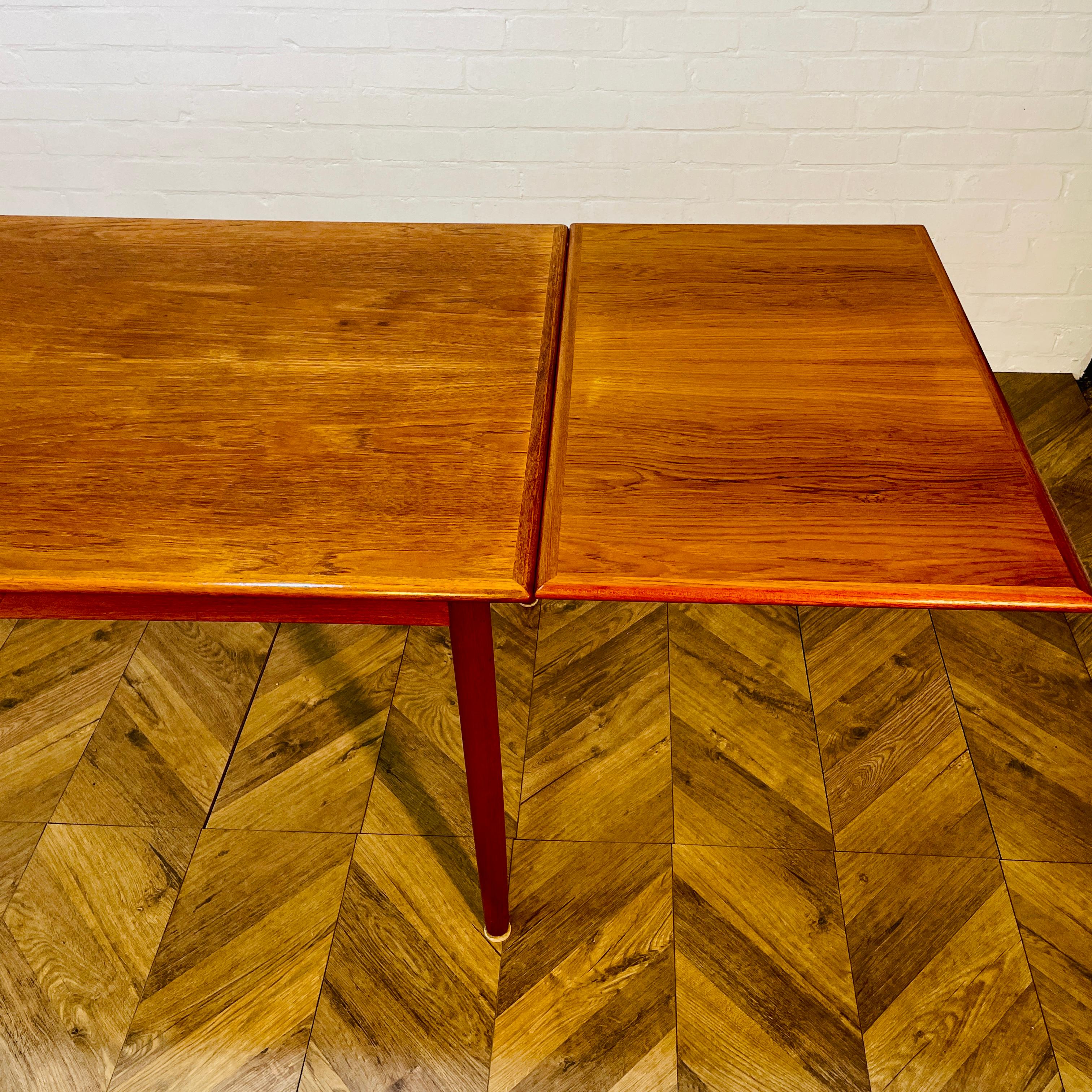 Mid Century K A Jorgensen for A/S Mobelfabrik Extending Draw-Leaf Dining Table In Good Condition In Ely, GB