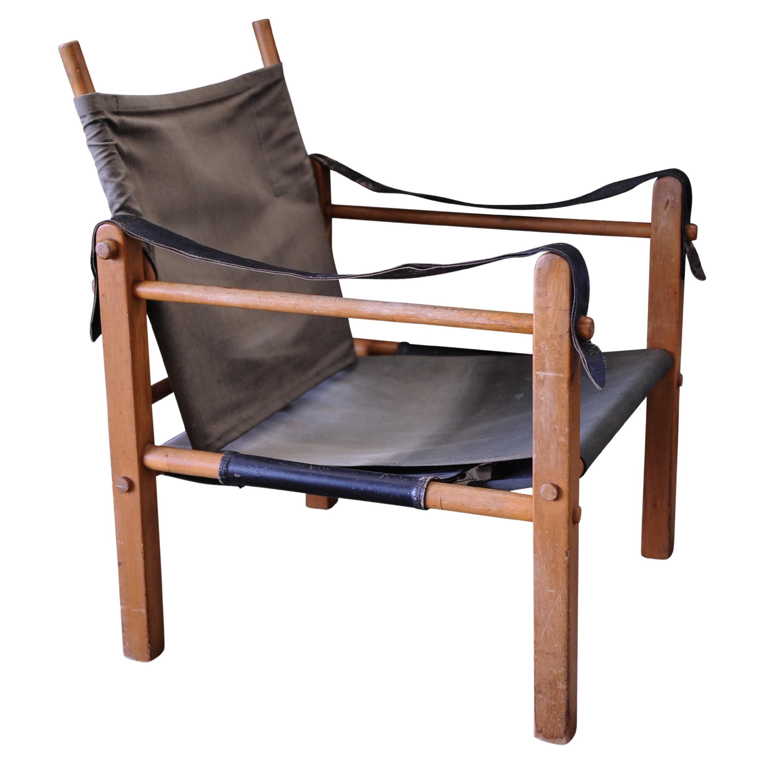 Sedia Safari con struttura in faggio e imbracatura in pelle nera di Kaare Klint, design di metà secolo in vendita